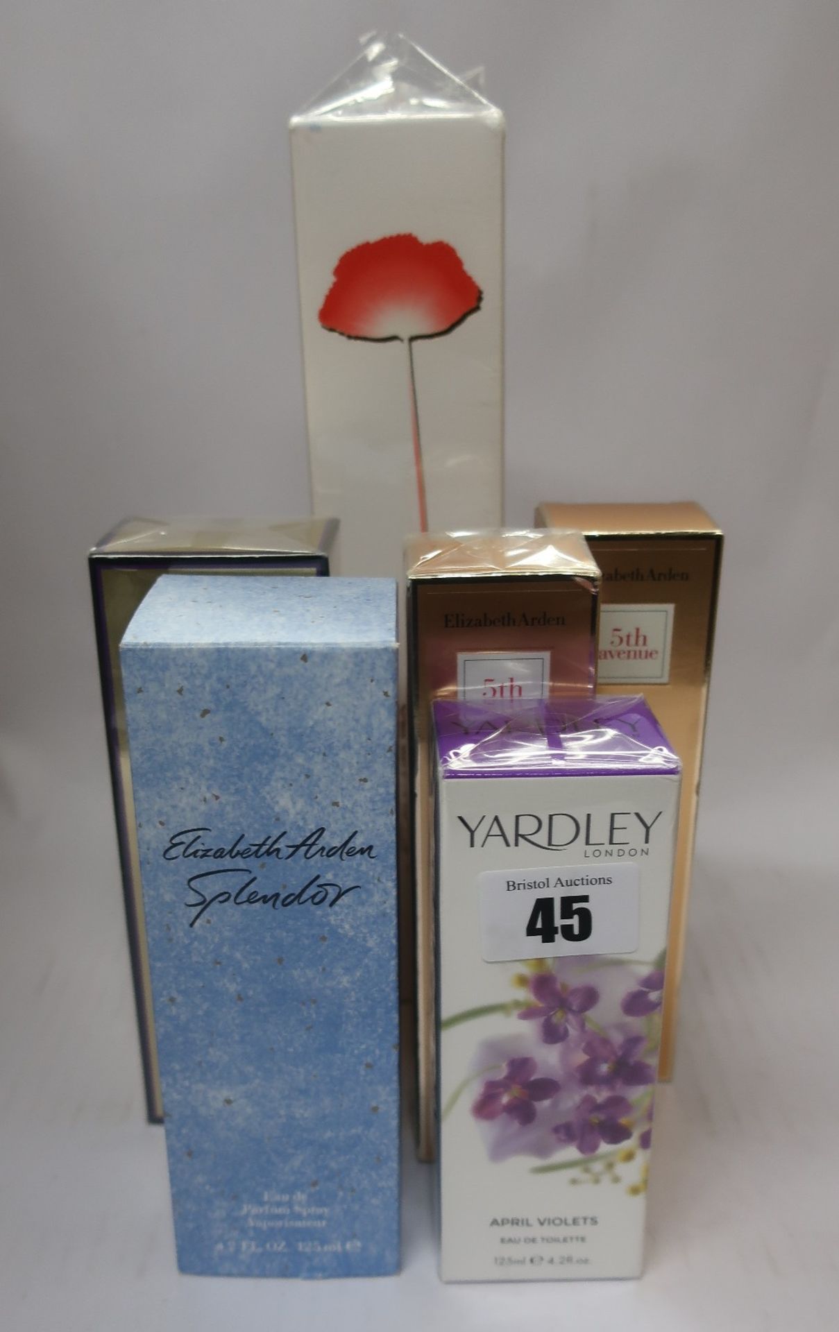 An as new Elizabeth Arden Splendor eau de parfum (125ml), two as new Elizabeth Arden 5th Avenue