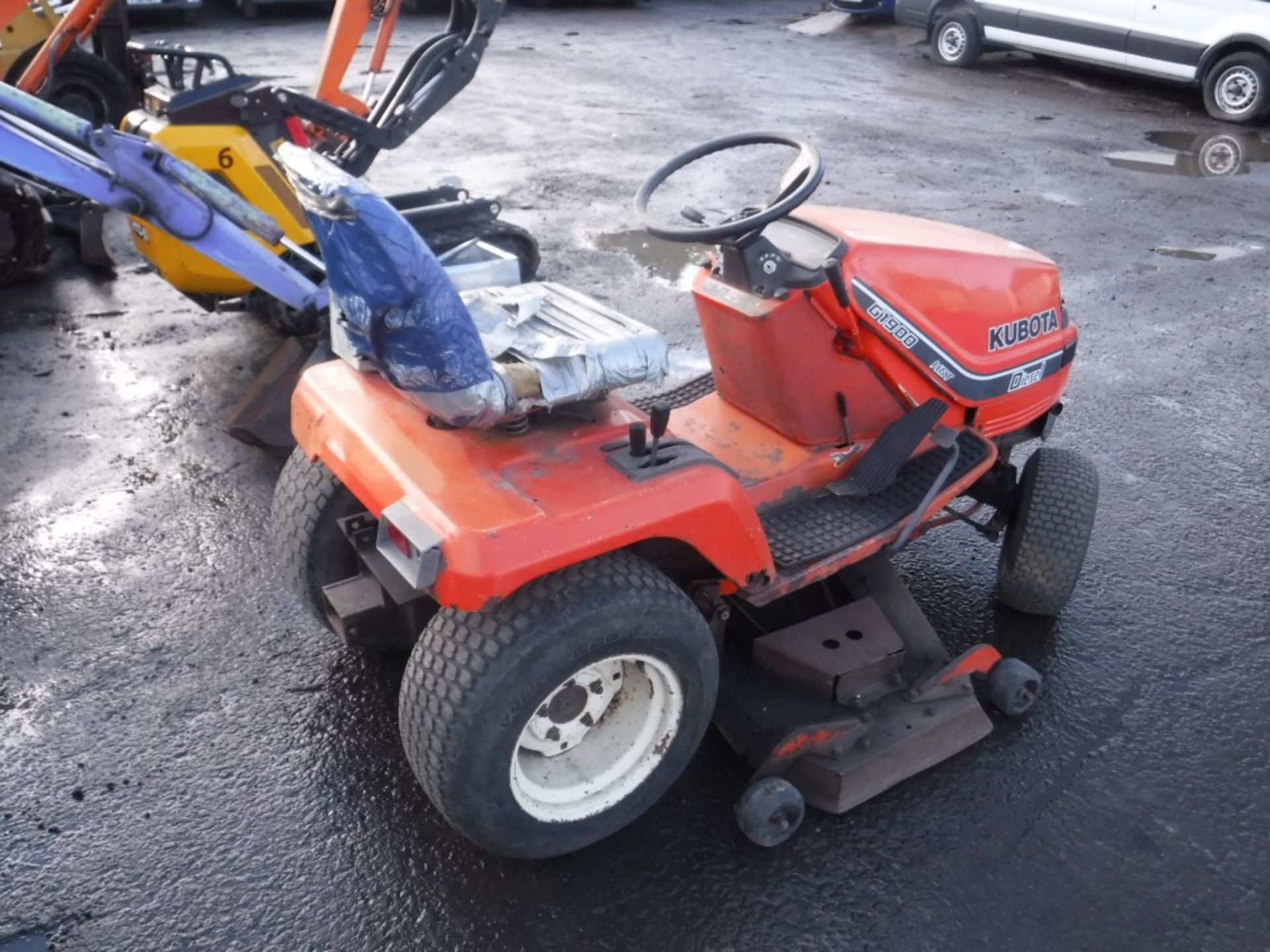 KUBOTA G1900 DIESEL RIDE ON MOWER (NO KEYS) [+ VAT] - Bild 4 aus 4