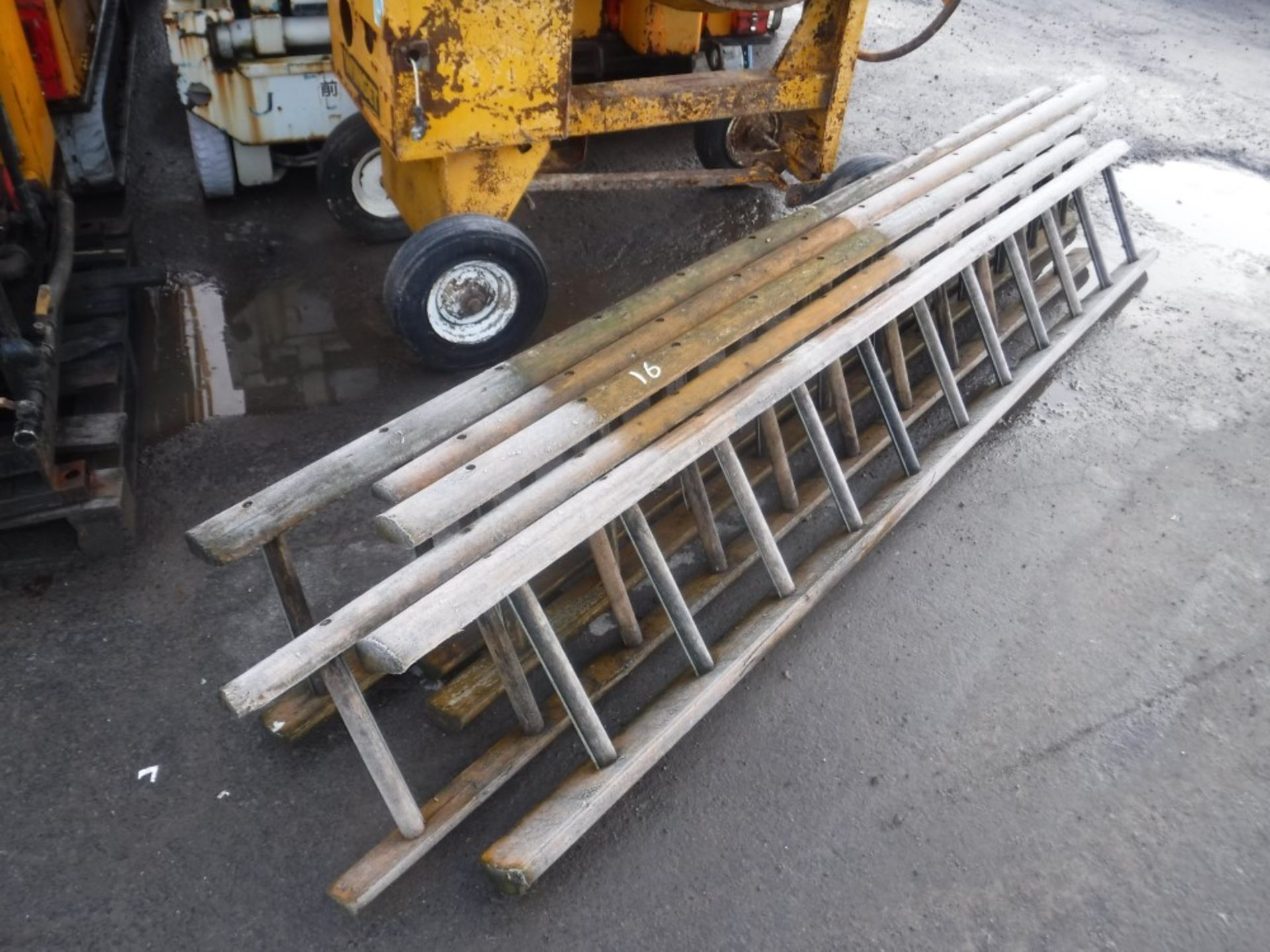 QTY OF WOODEN SCAFFOLD LADDERS (16) [+ VAT]