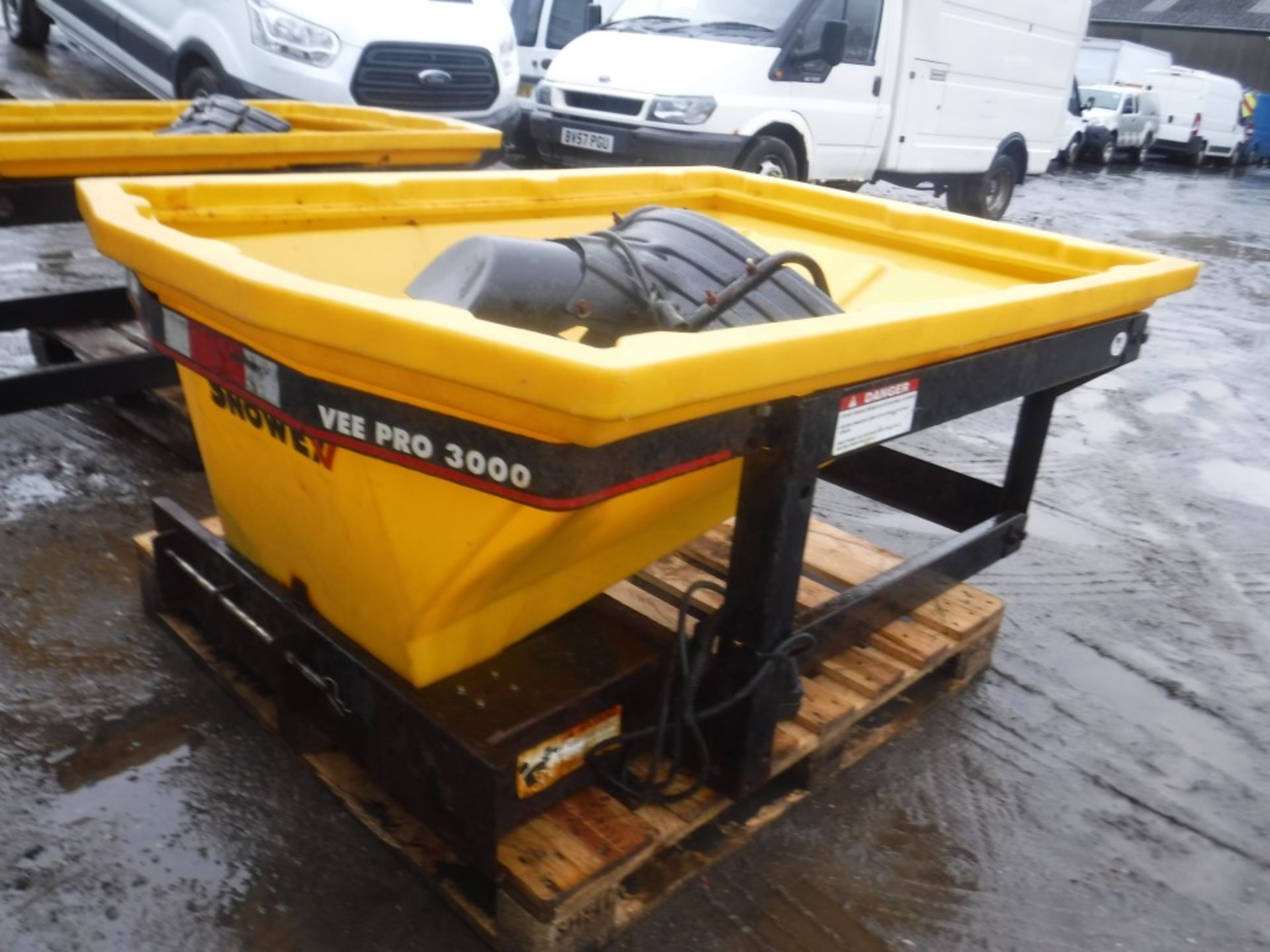 SNOW-EX VEE PRO 300 VEHICLE MOUNTED GRITTER [+ VAT]