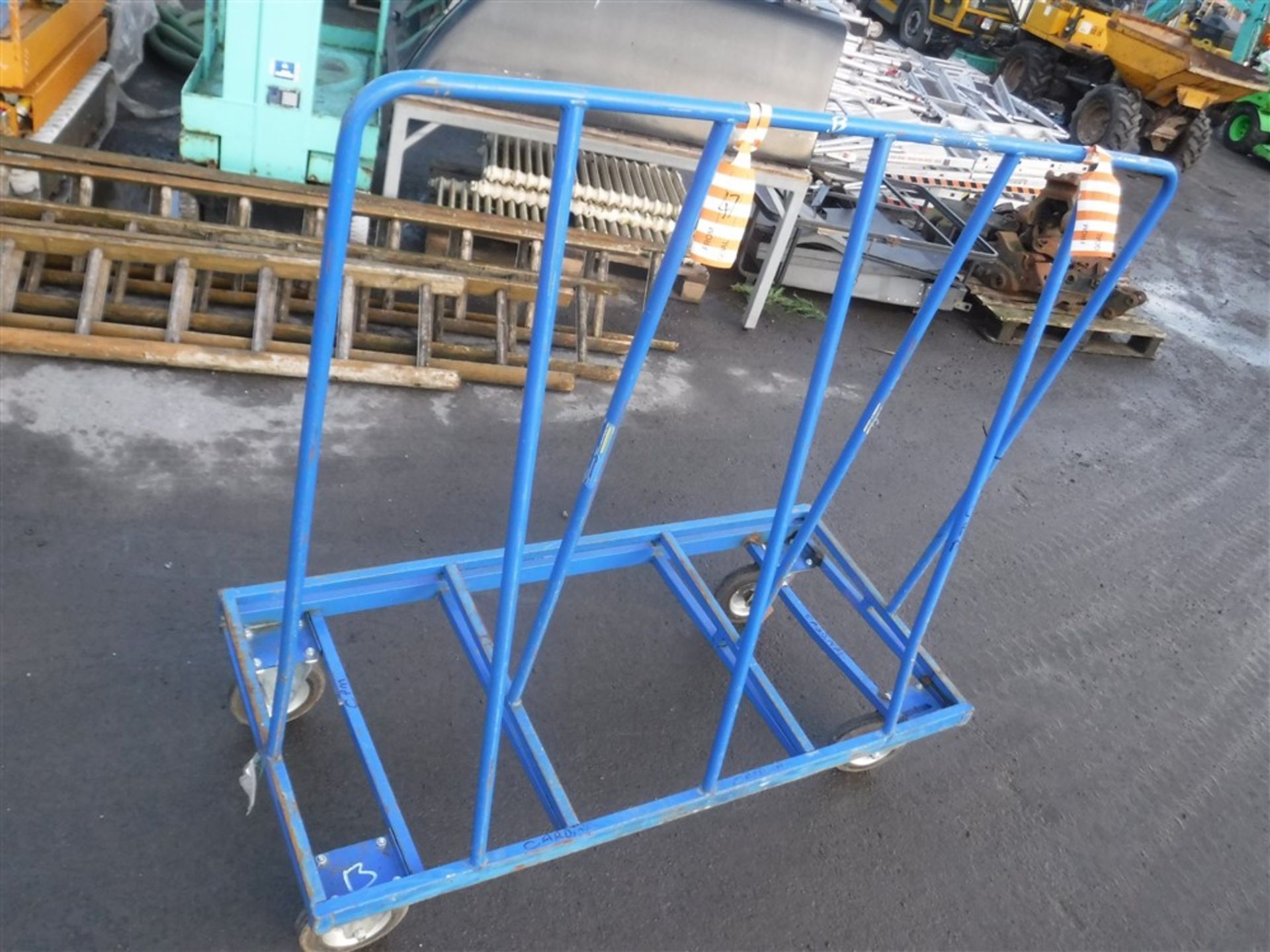 PANEL TROLLEY (B) [+ VAT]