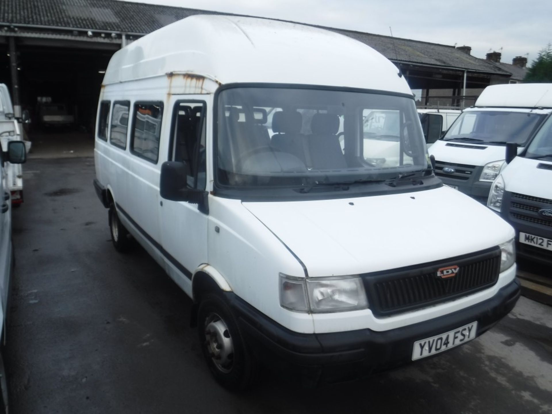 04 reg LDV CONVOY MINIBUS, 1ST REG 04/04, 32118M NOT WARRANTED, V5 HERE, 1 FORMER KEEPER [NO VAT]