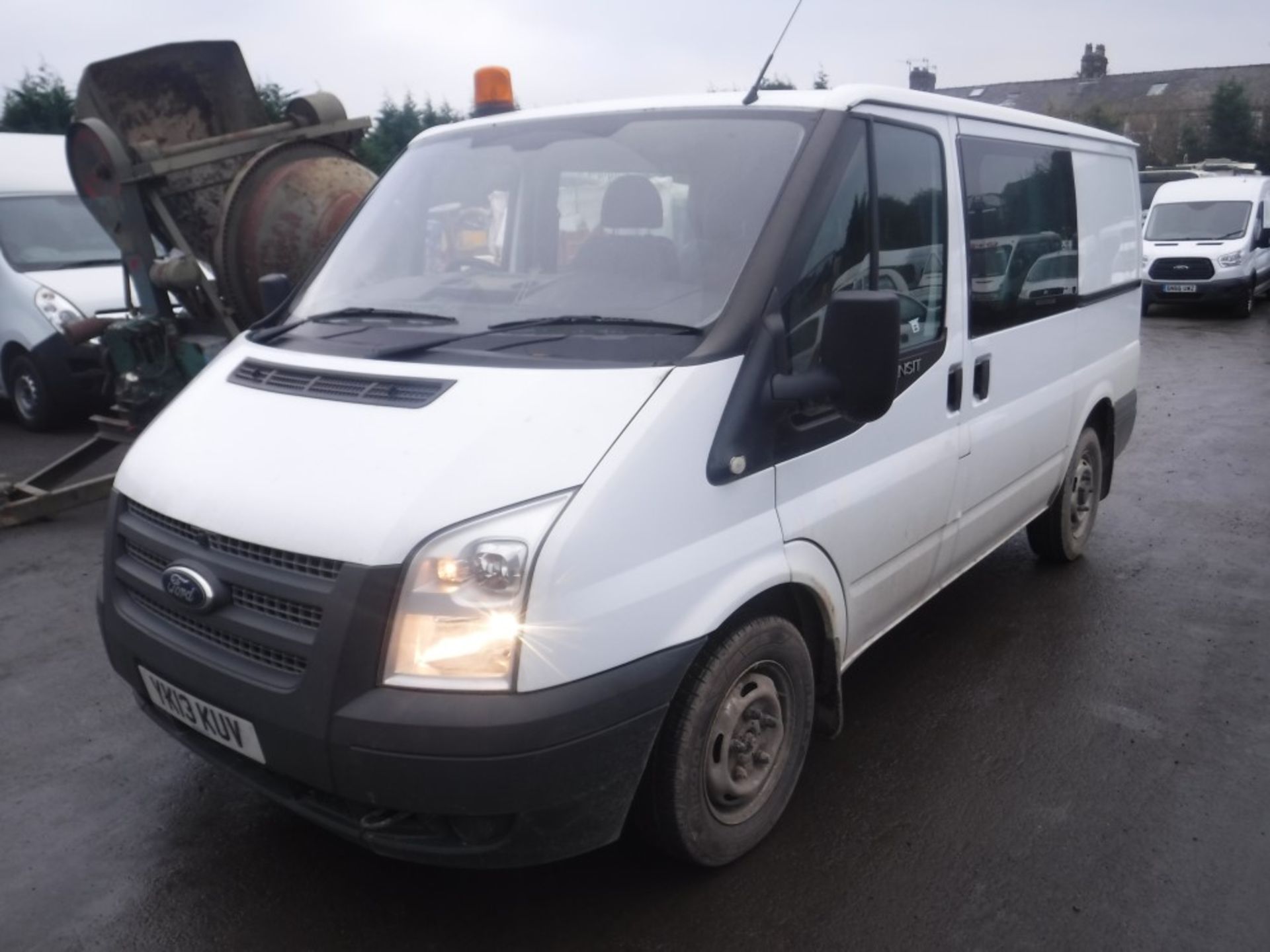 13 reg FORD TRANSIT 100 T280 FWD 6 SEATS, 1ST REG 04/13, TEST 04/19, 123721M NOT WARRANTED, NO V5 [+ - Image 2 of 7