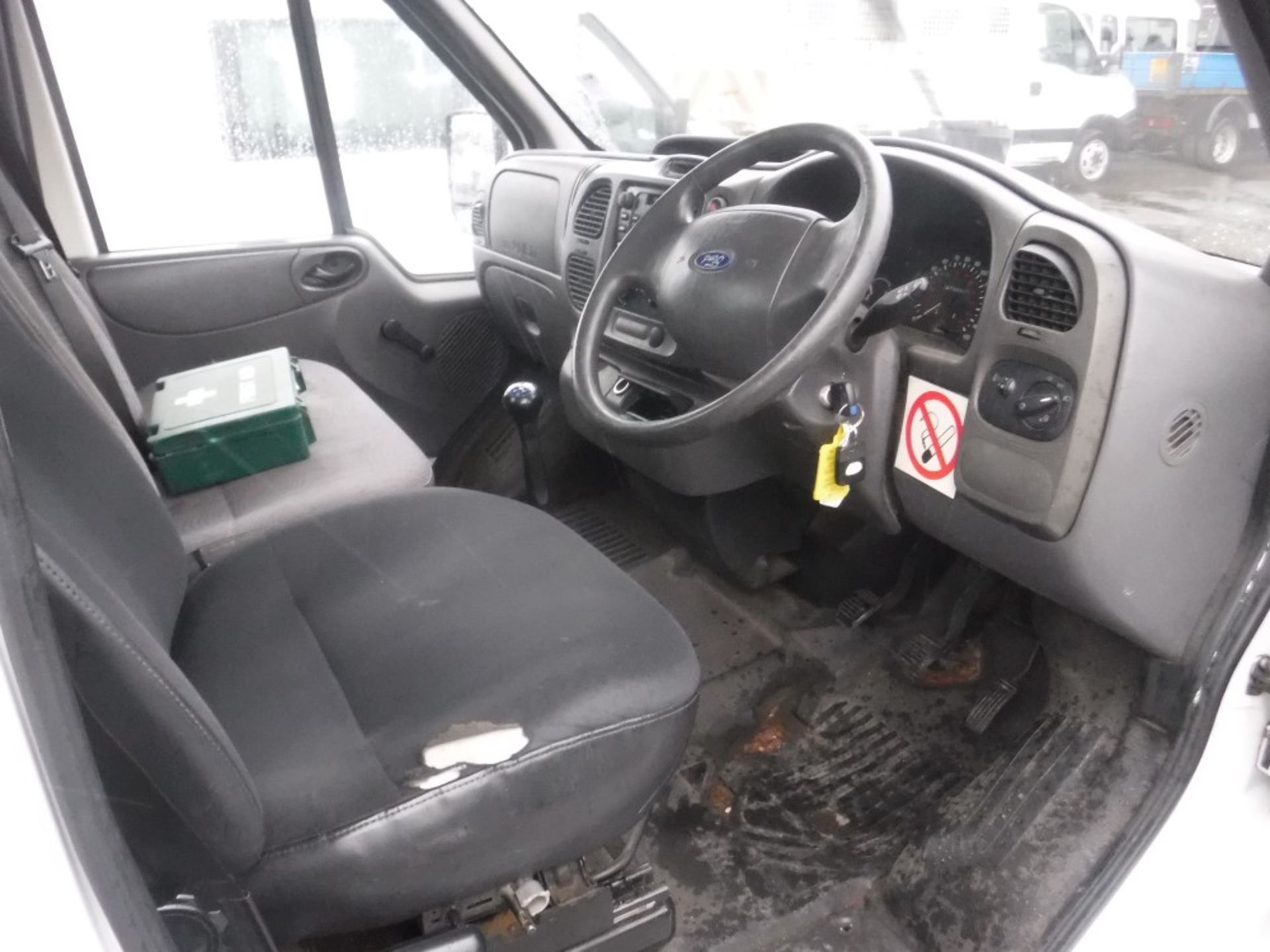 02 reg FORD TRANSIT 350 DIESEL DROPSIDE, 1ST REG 07/02, TEST 04/19, 70095M WARRANTED, V5 HERE, 1 - Bild 5 aus 5