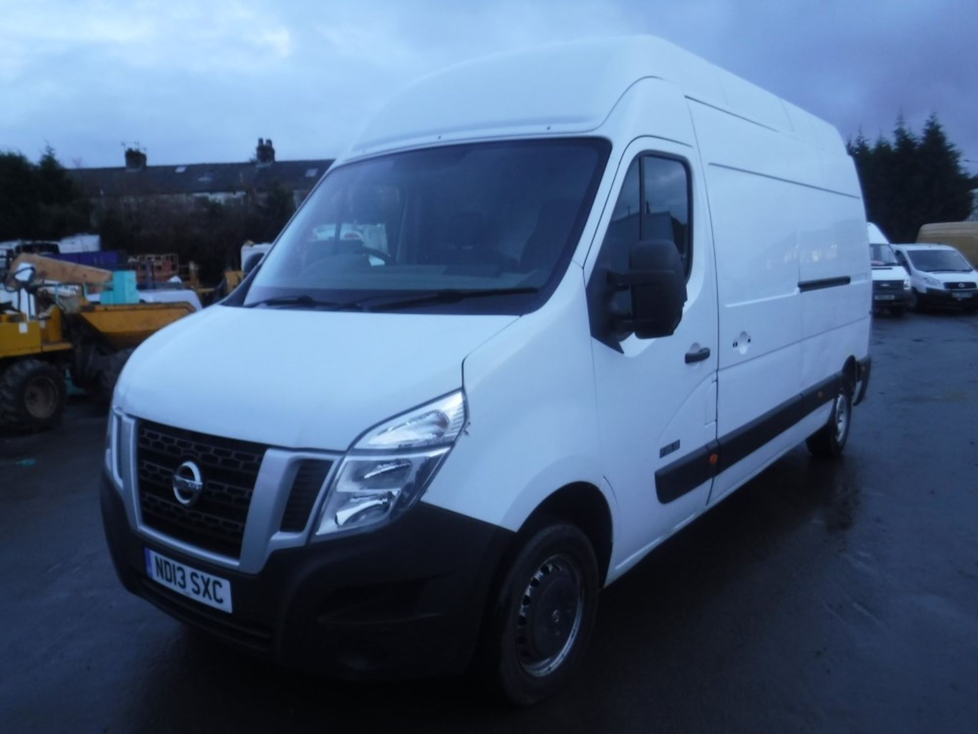 13 reg NISSAN NV400 SE DCI, 1ST REG 06/13, TEST 05/19, 18610M WARRANTED, V5 HERE, 1 OWNER FROM - Image 2 of 6