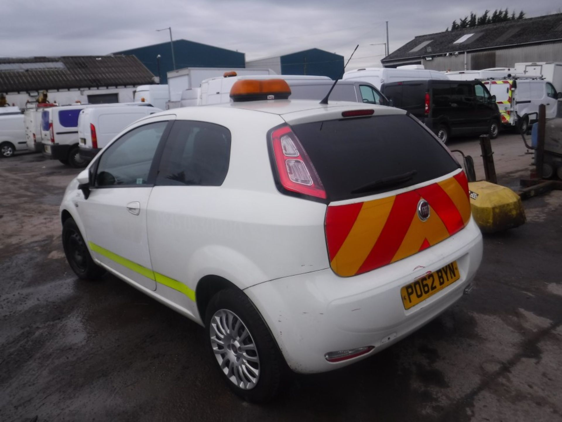 62 reg FIAT PUNTO EVO ACTIVE MULTIJET (DIRECT COUNCIL) 1ST REG 11/12, V5 HERE, 1 OWNER FROM NEW (NON - Bild 3 aus 5