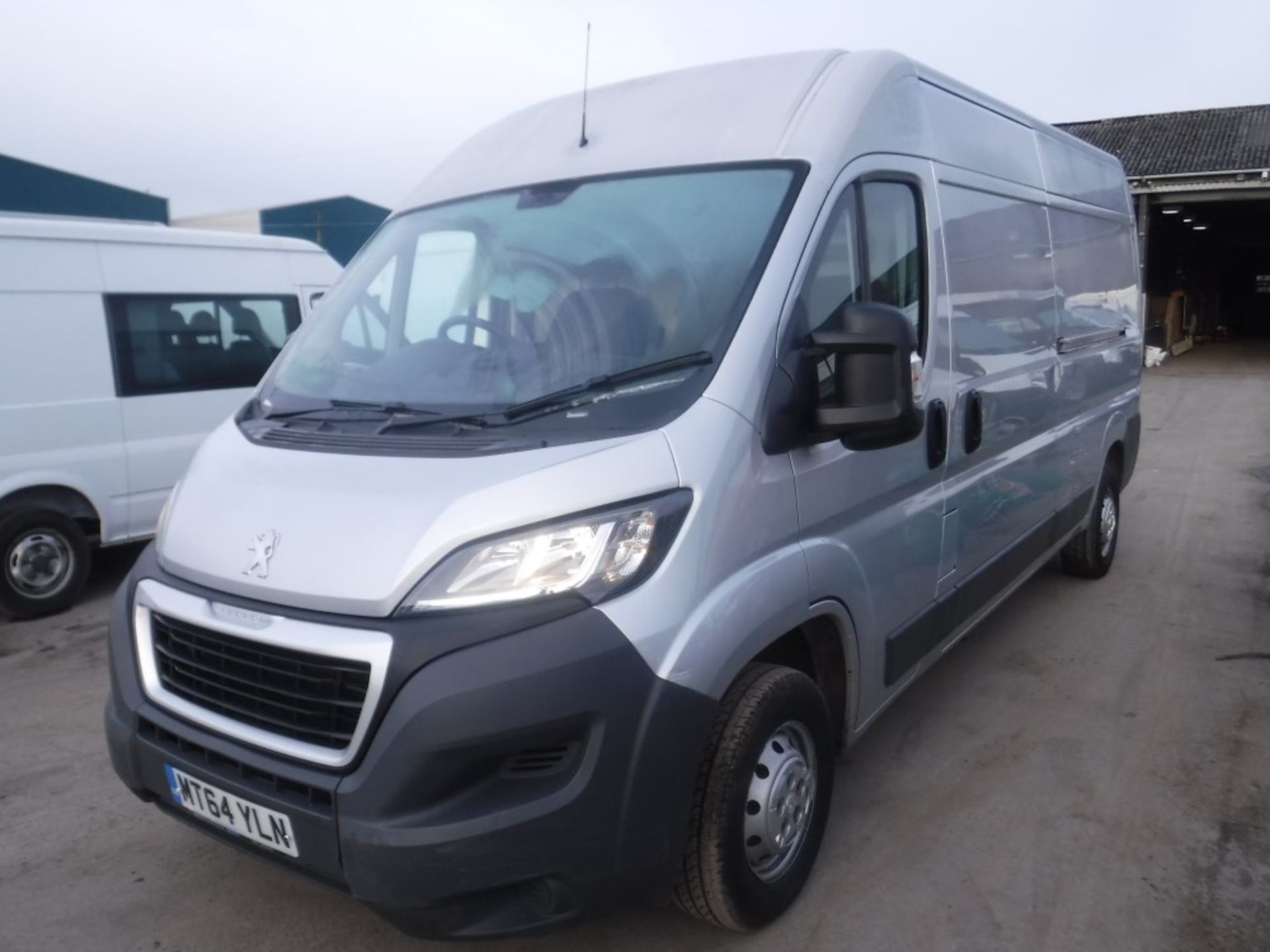 64 reg PEUGEOT BOXER 335 PROFESSIONAL HDI, 1ST REG 11/14, TEST 11/19, 68218M WARRANTED, V5 HERE, 1 - Bild 2 aus 6