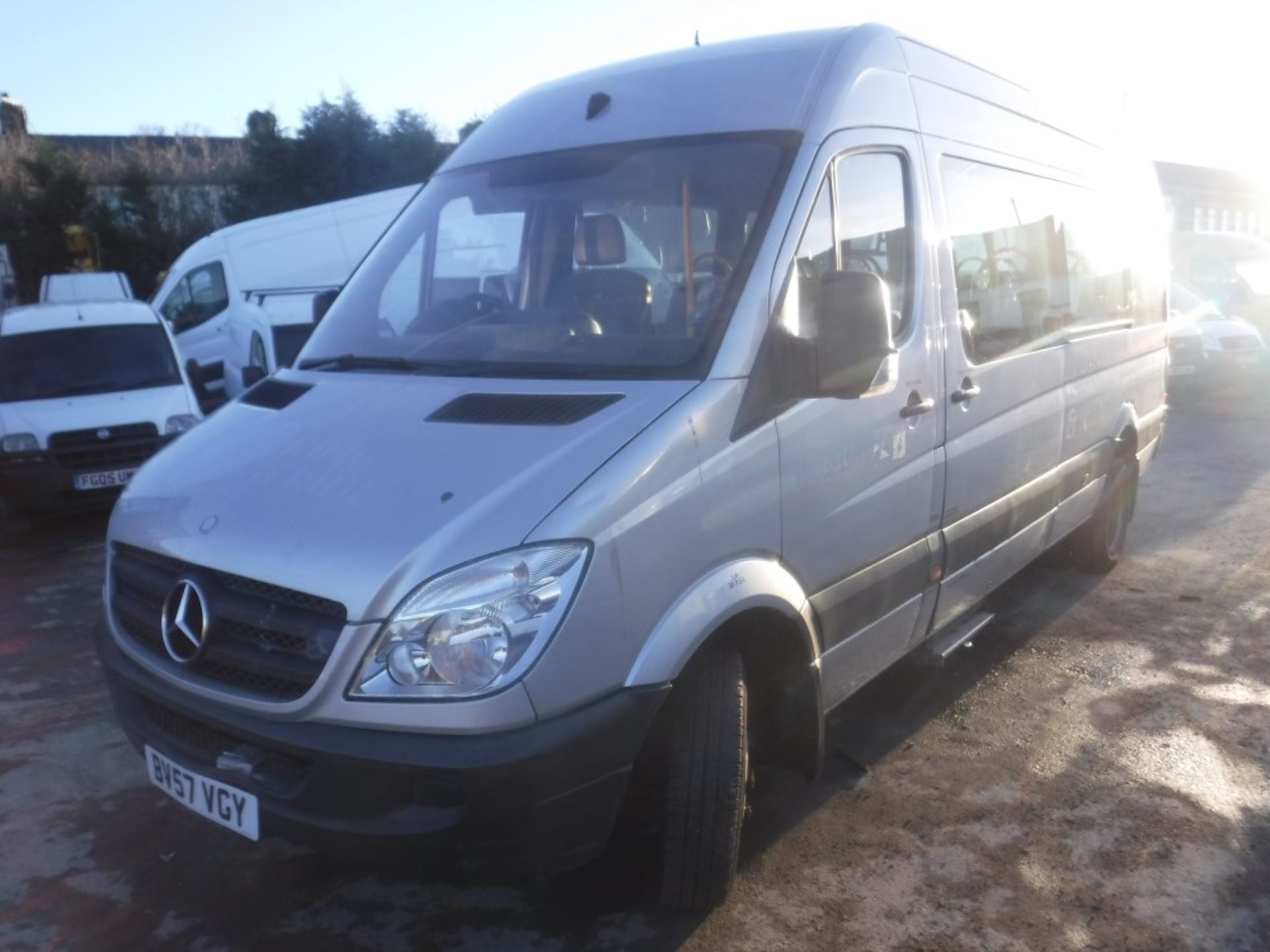 57 reg MERCEDES SPRINTER 511 CDI AUTO MINIBUS (DIRECT) 1ST REG 12/07, 486970KM NOT WARRANTED, V5 - Image 2 of 6