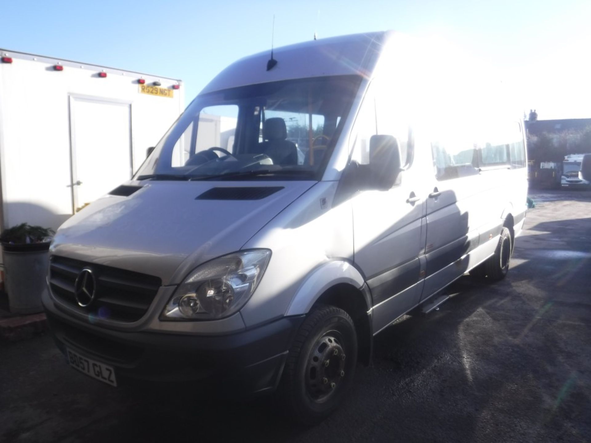 57 reg MERCEDES SPRINTER 511 CDI AUTO MINIBUS (DIRECT) 1ST REG 12/07, 483750KM NOT WARRANTED, V5 - Image 2 of 6