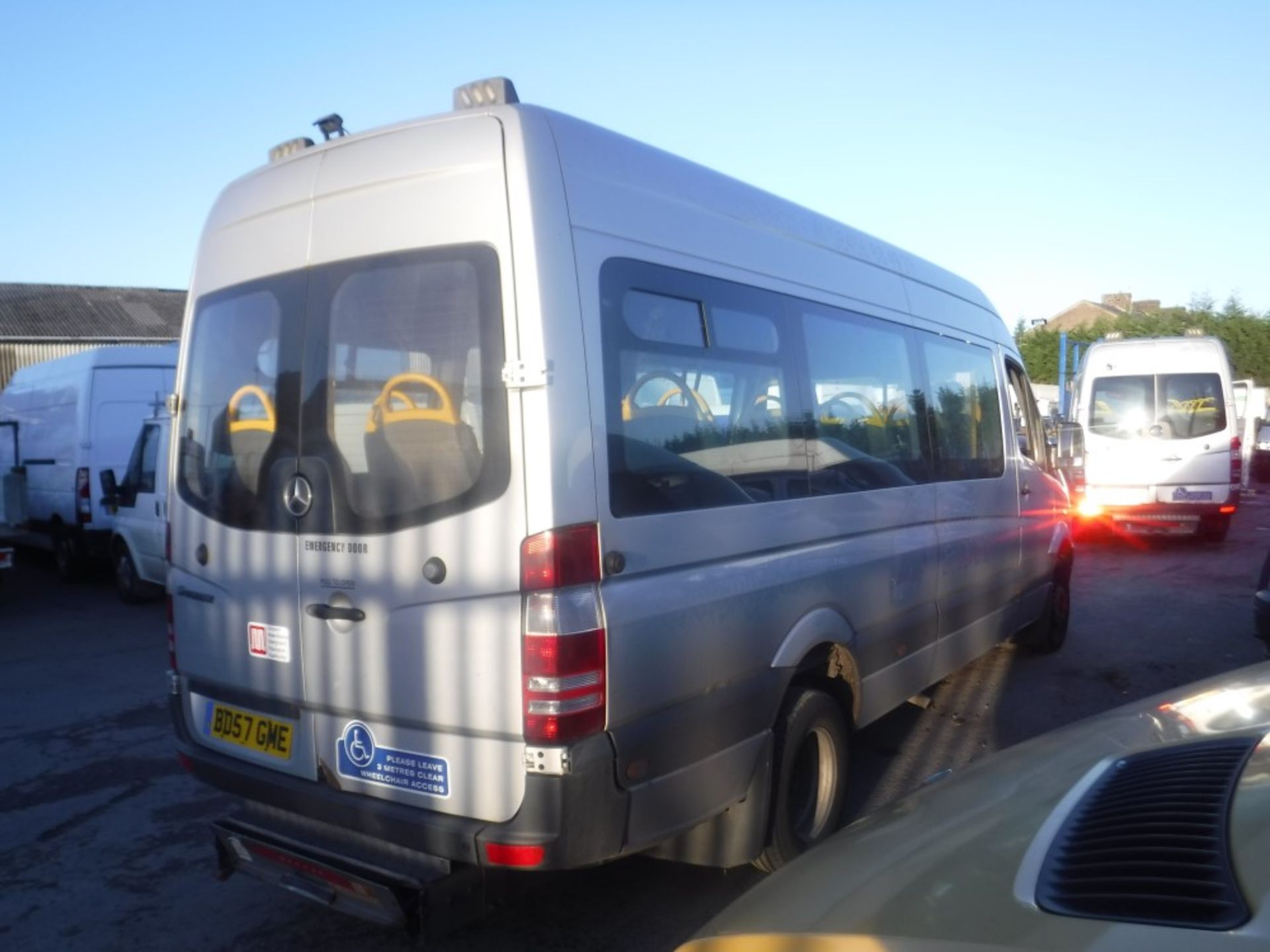 57 reg MERCEDES SPRINTER 511 CDI AUTO MINIBUS (DIRECT) 1ST REG 12/07, 528875KM NOT WARRANTED, V5 - Image 4 of 6