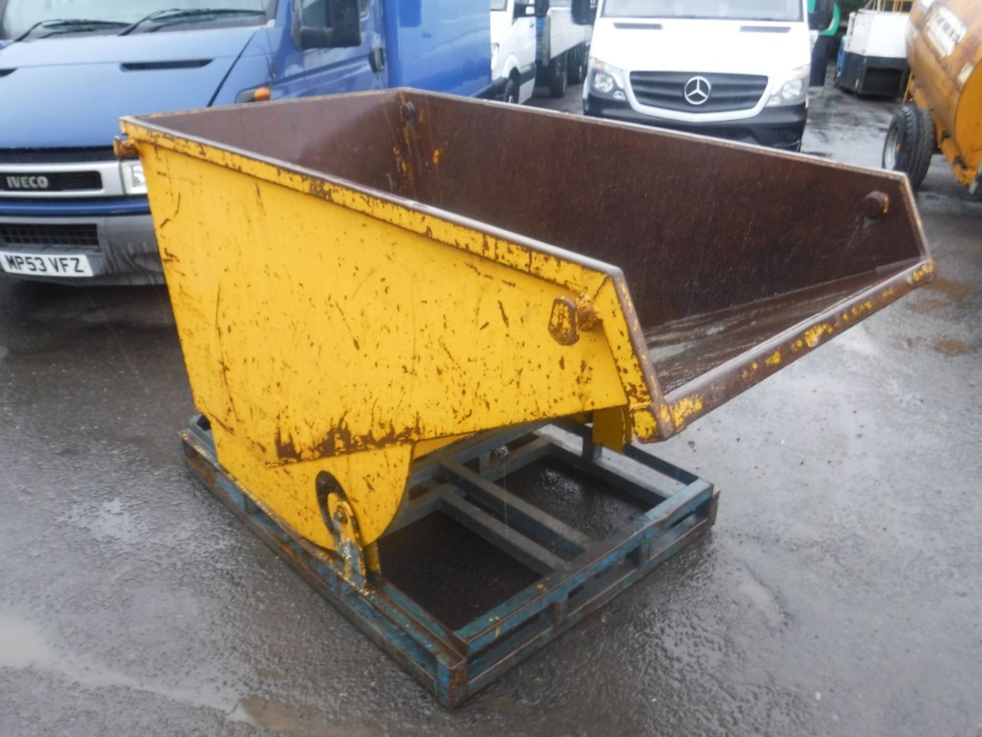 HEAVY DUTY FORK SKIP [+ VAT]