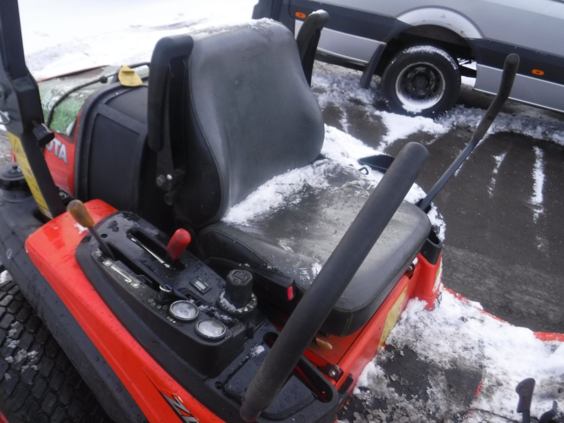 KUBOTA 236S ZERO TURN RIDE ON MOWER, 2264 HOURS (294) [+ VAT] - Image 5 of 5