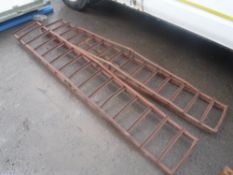 SET STEEL LOADING RAMPS [NO VAT]