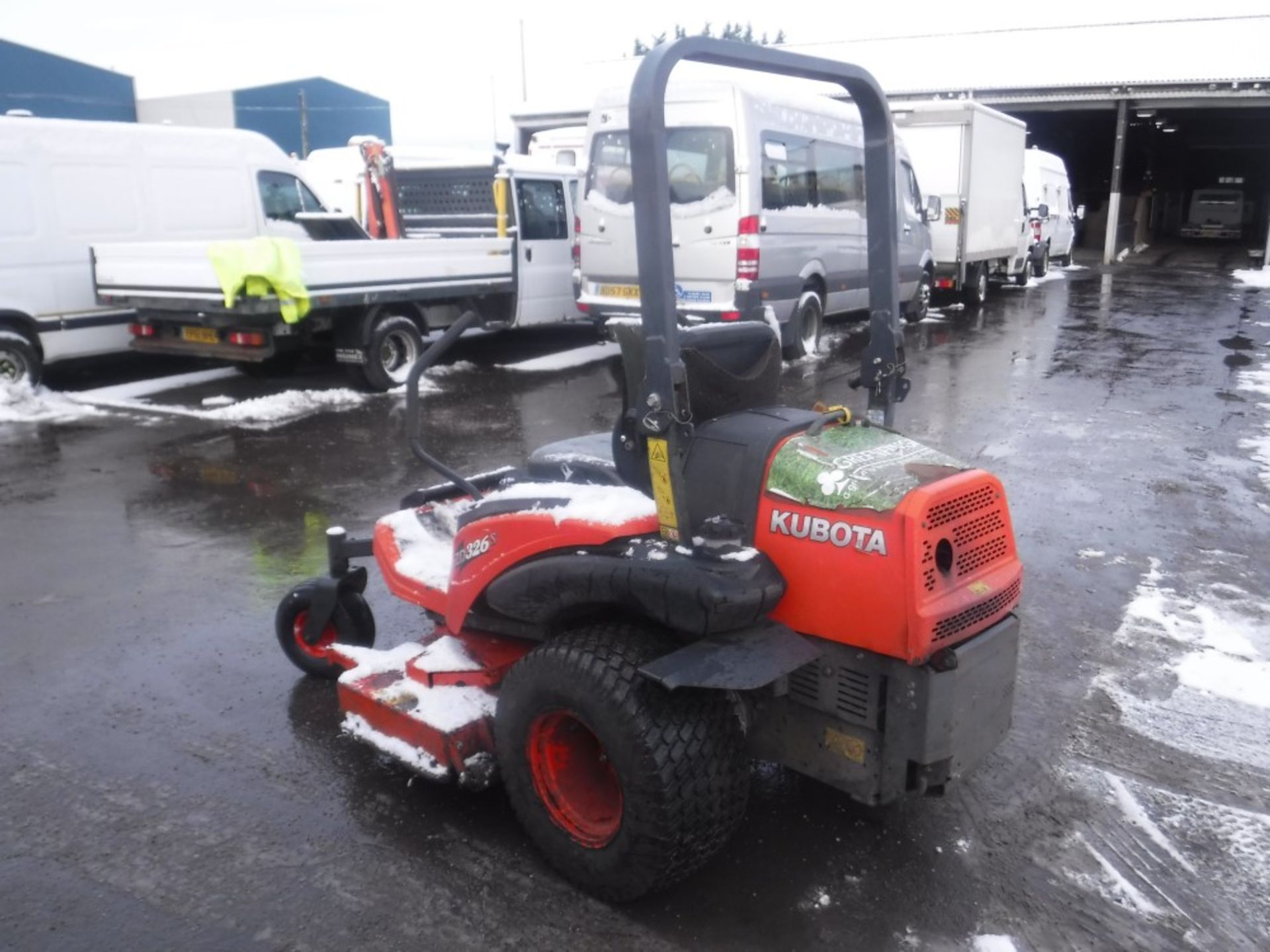 KUBOTA 236S ZERO TURN RIDE ON MOWER, 2264 HOURS (294) [+ VAT] - Image 2 of 5