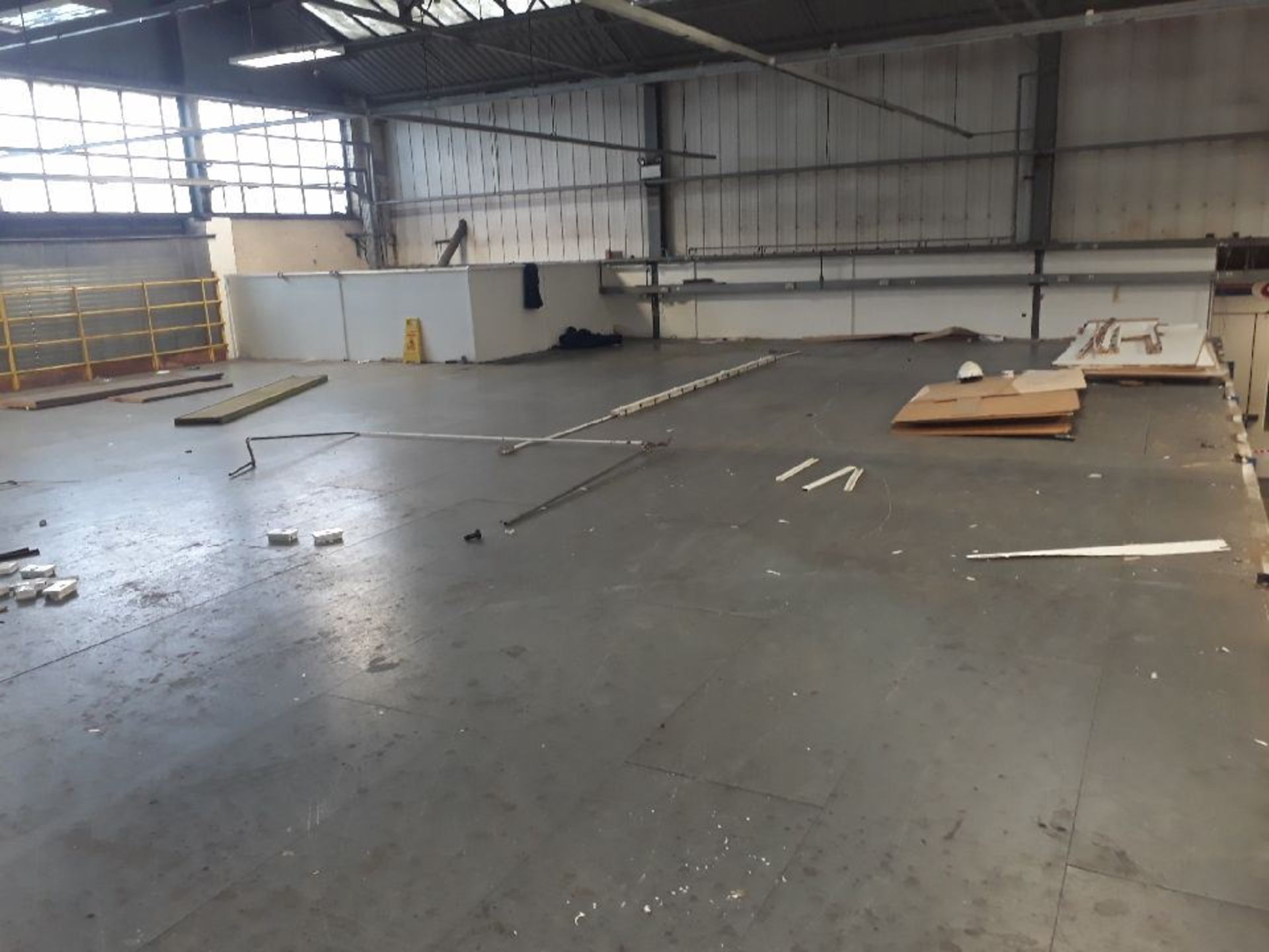 COMPLETE 45' X 50' MEZZANINE FLOOR C/W METAL STAIRCASE [NO VAT] - Image 8 of 9