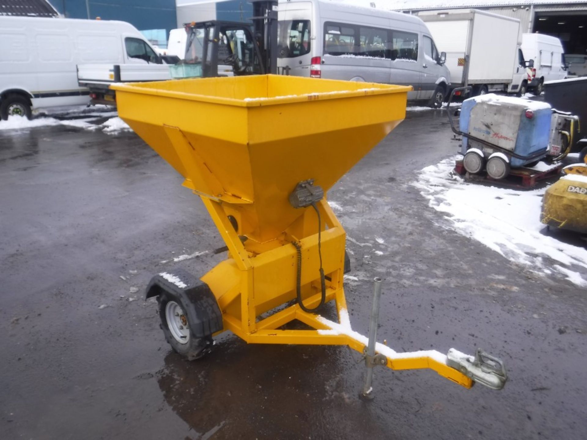 1/2 TON SALT SPREADER [NO VAT] - Image 4 of 4