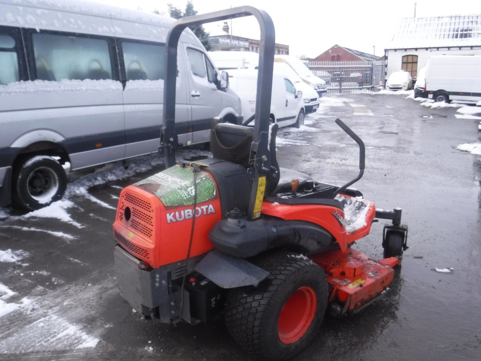 KUBOTA 236S ZERO TURN RIDE ON MOWER, 2264 HOURS (294) [+ VAT] - Image 3 of 5