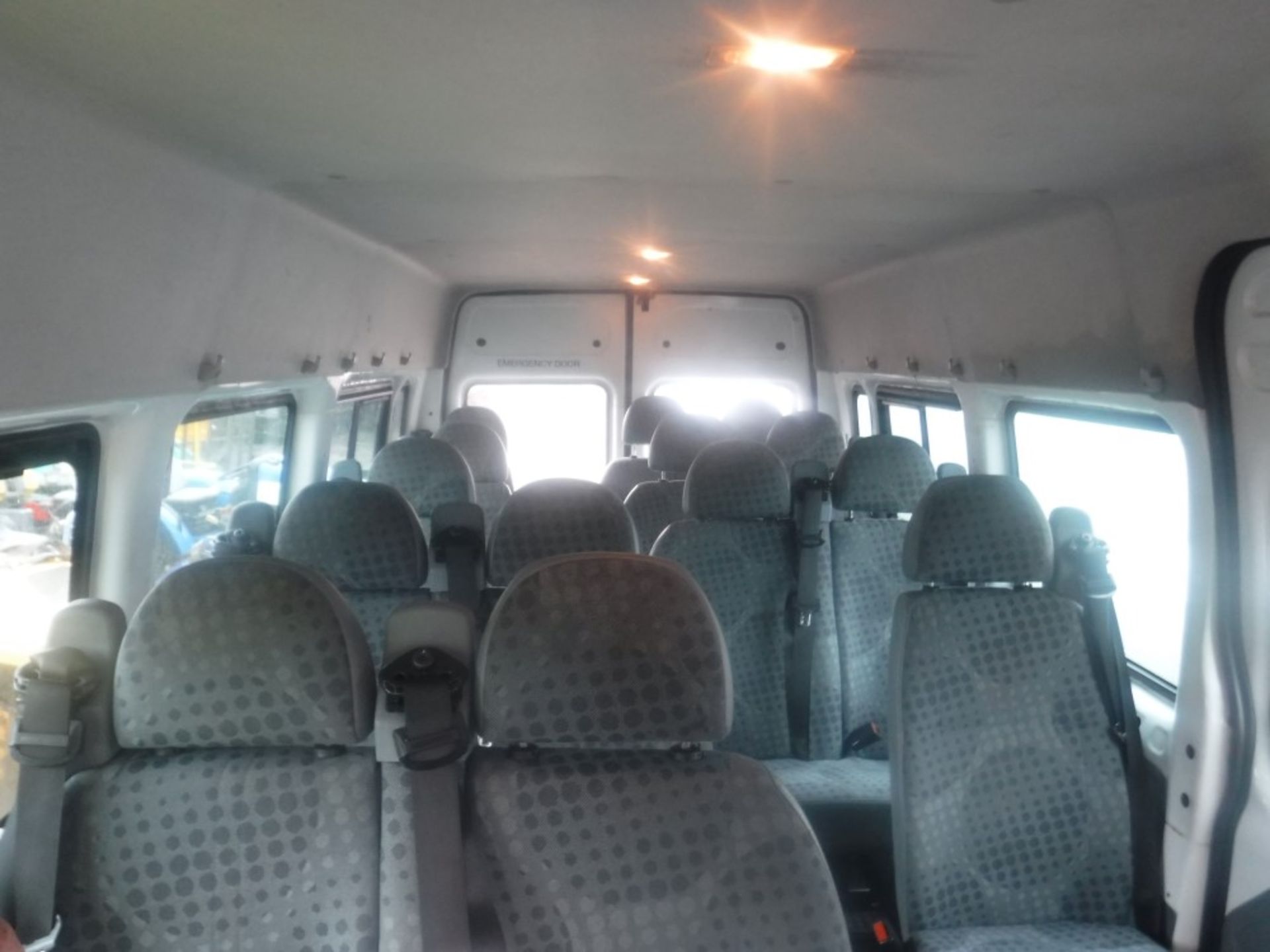 07 reg FORD TRANSIT 100 17 SEAT RWD MINIBUS, 1ST REG 05/07, TEST 07/19, 124468M WARRANTED, V5 - Image 5 of 5