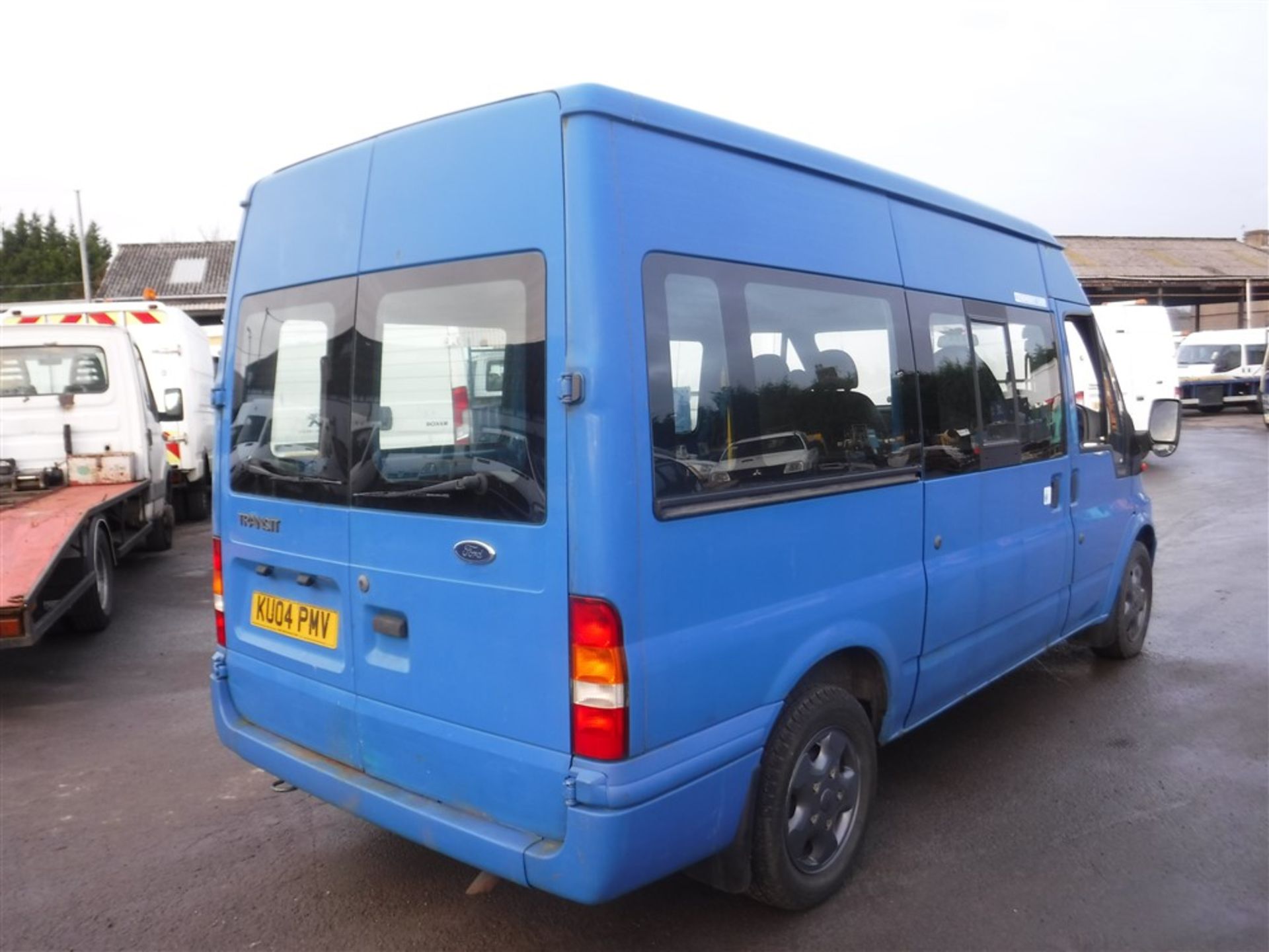 04 reg FORD TRANSIT MWB MINIBUS, 1ST REG 03/04, TEST 04/19, 161277M, V5 HERE, 5 FORMER KEEPERS [NO - Image 4 of 6