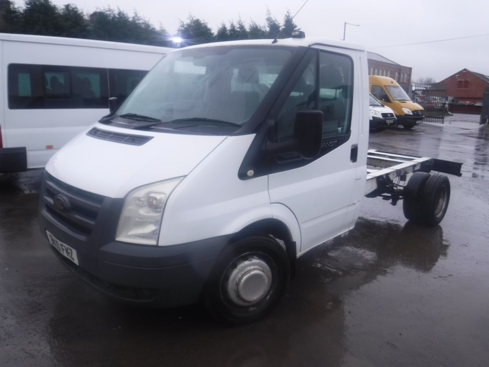 10 reg FORD TRANSIT 100 T350M MWB CHASSIS CAB, 1ST REG 04/10, TEST 01/20, 138285M NOT WARRANTED, - Image 2 of 5