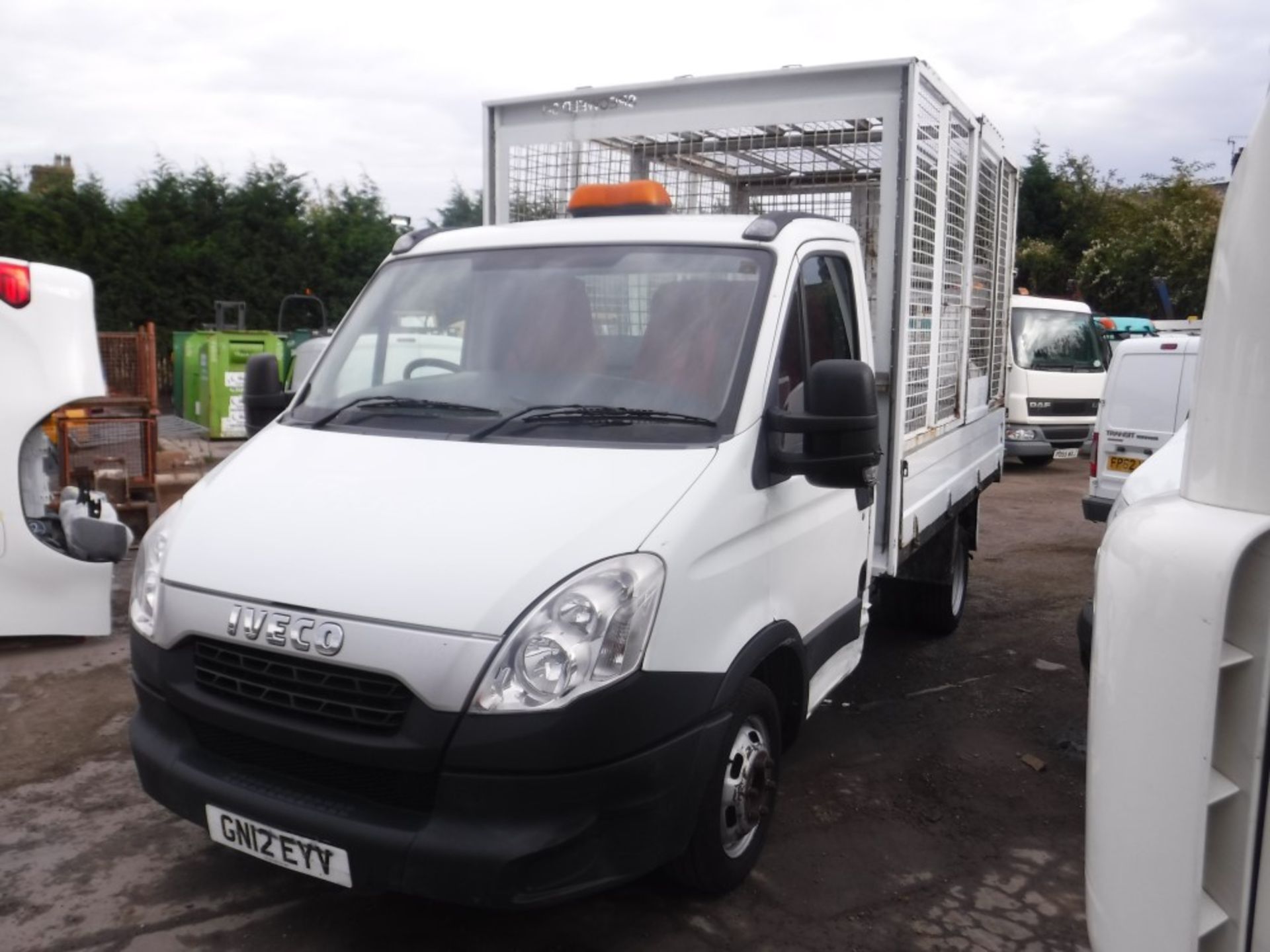 12 reg IVECO DAILY 35C11 MWB CAGED TIPPER, 1ST REG 04/12, TEST 04/19, 102241M, V5 HERE, 1 FORMER - Image 2 of 5