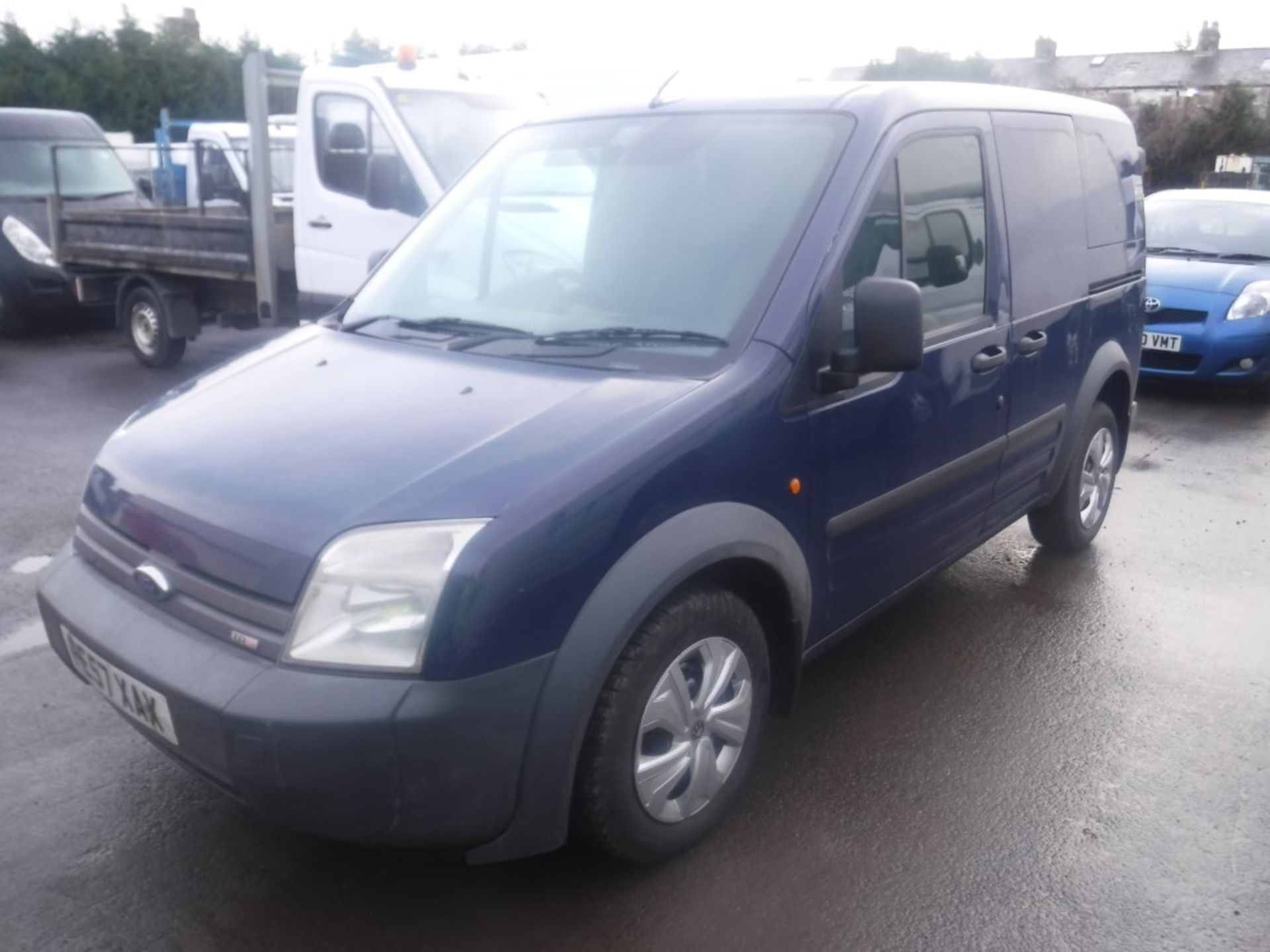 57 reg FORD TRANSIT CONNECT T200 VAN, 1ST REG 09/07, TEST 01/20, 160090M, V5 HERE, 1 FORMER - Image 2 of 6