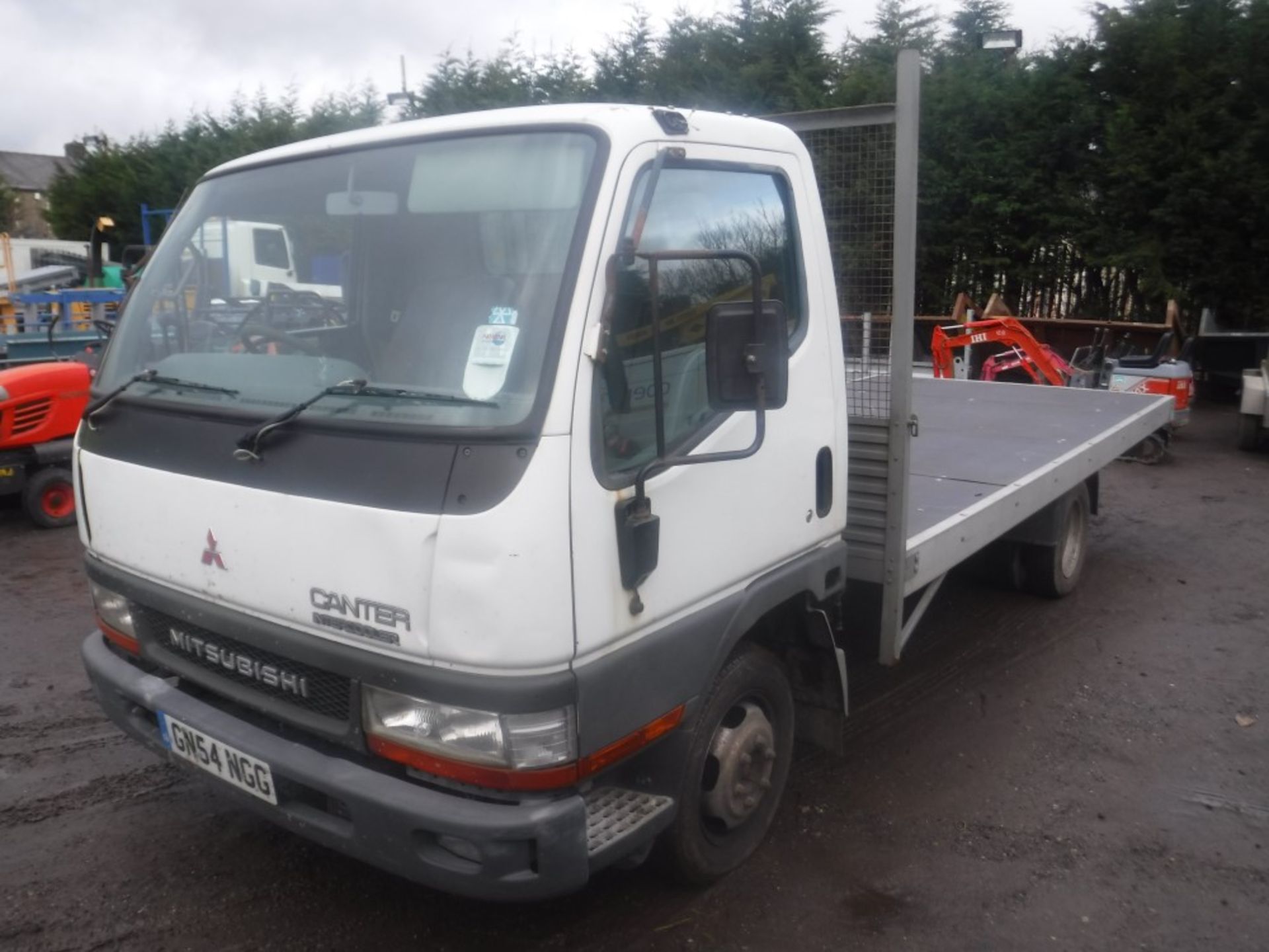 54 reg MITSUBISHI CANTER 35 LWB, 1ST REG 12/04, TEST 03/19, 265000M NOT WARRANTED, V5 HERE, 3 FORMER - Image 2 of 5