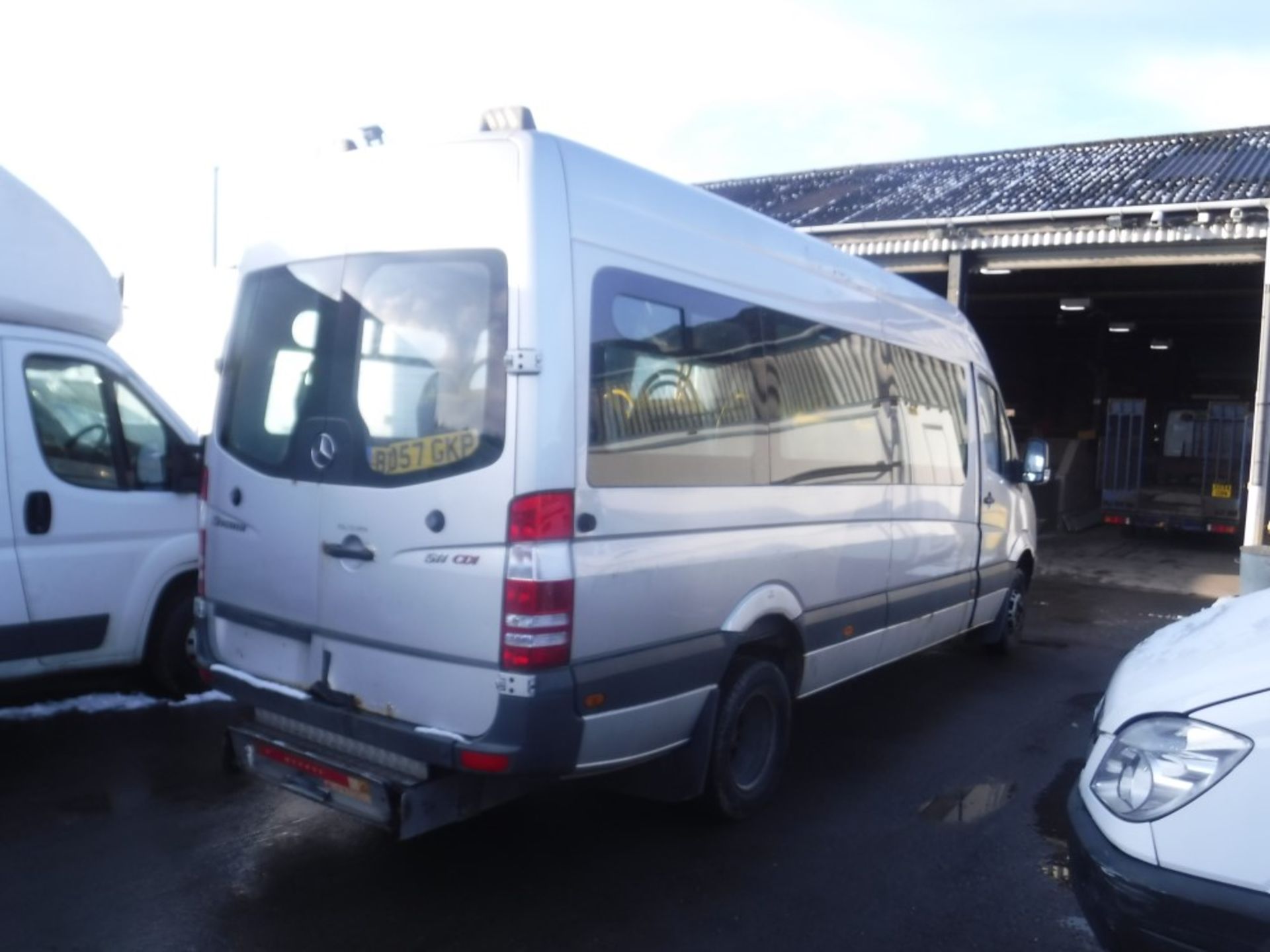 57 reg MERCEDES SPRINTER 511 CDI AUTO MINIBUS (DIRECT) 1ST REG 12/07, 441292KM NOT WARRANTED, V5 - Image 4 of 6