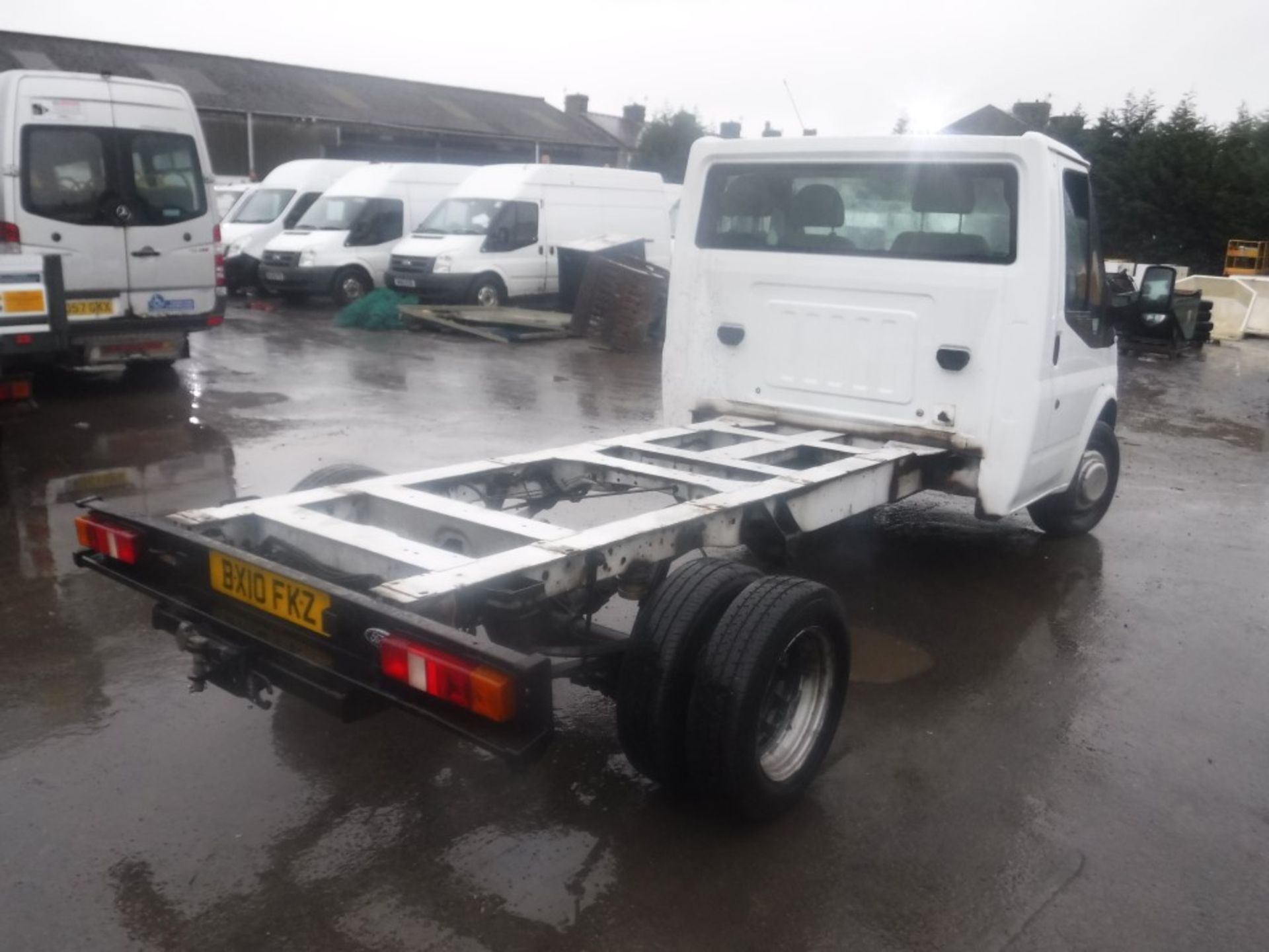 10 reg FORD TRANSIT 100 T350M MWB CHASSIS CAB, 1ST REG 04/10, TEST 01/20, 138285M NOT WARRANTED, - Image 4 of 5