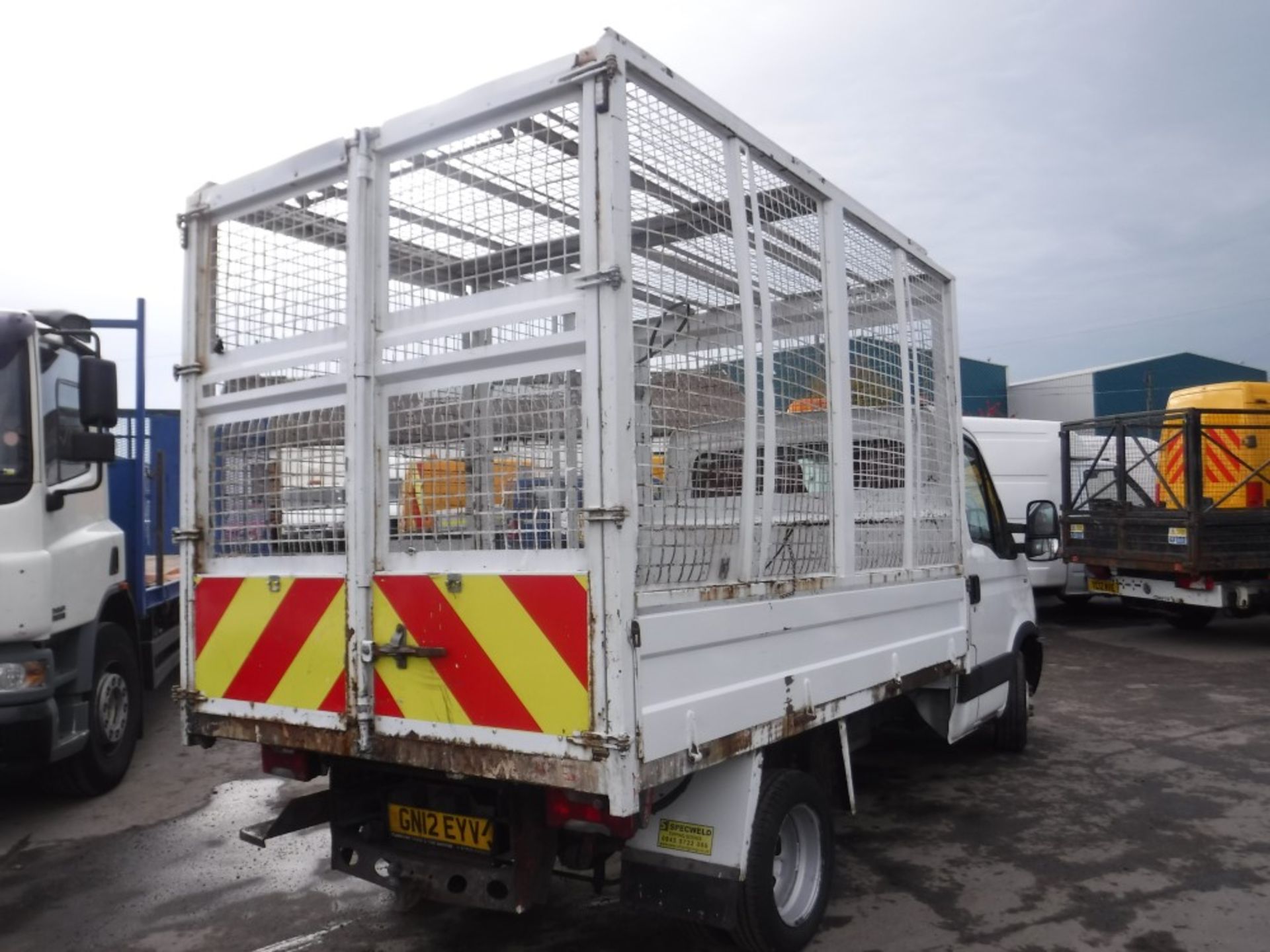 12 reg IVECO DAILY 35C11 MWB CAGED TIPPER, 1ST REG 04/12, TEST 04/19, 102241M, V5 HERE, 1 FORMER - Image 4 of 5