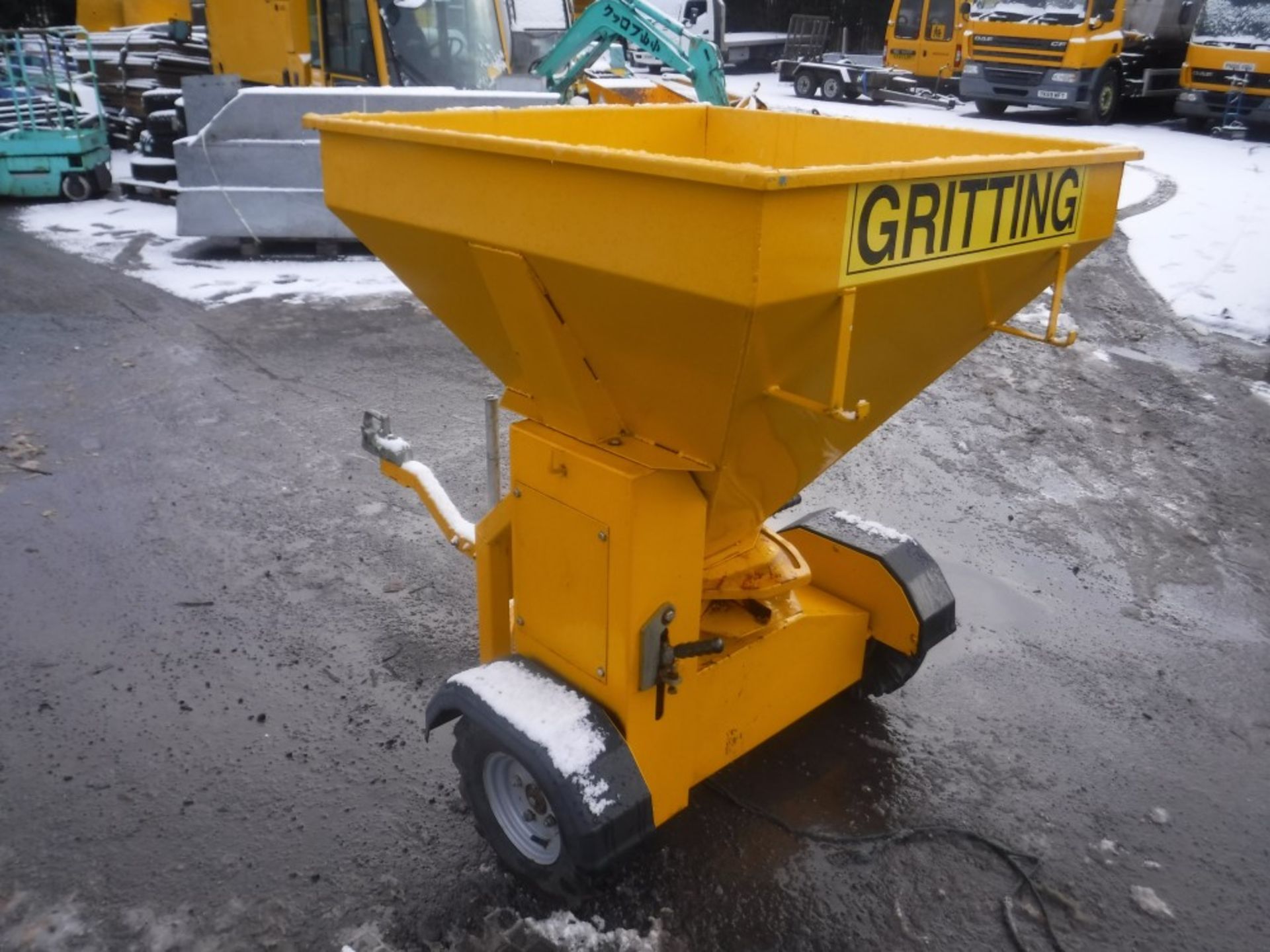 1/2 TON SALT SPREADER [NO VAT] - Image 2 of 2