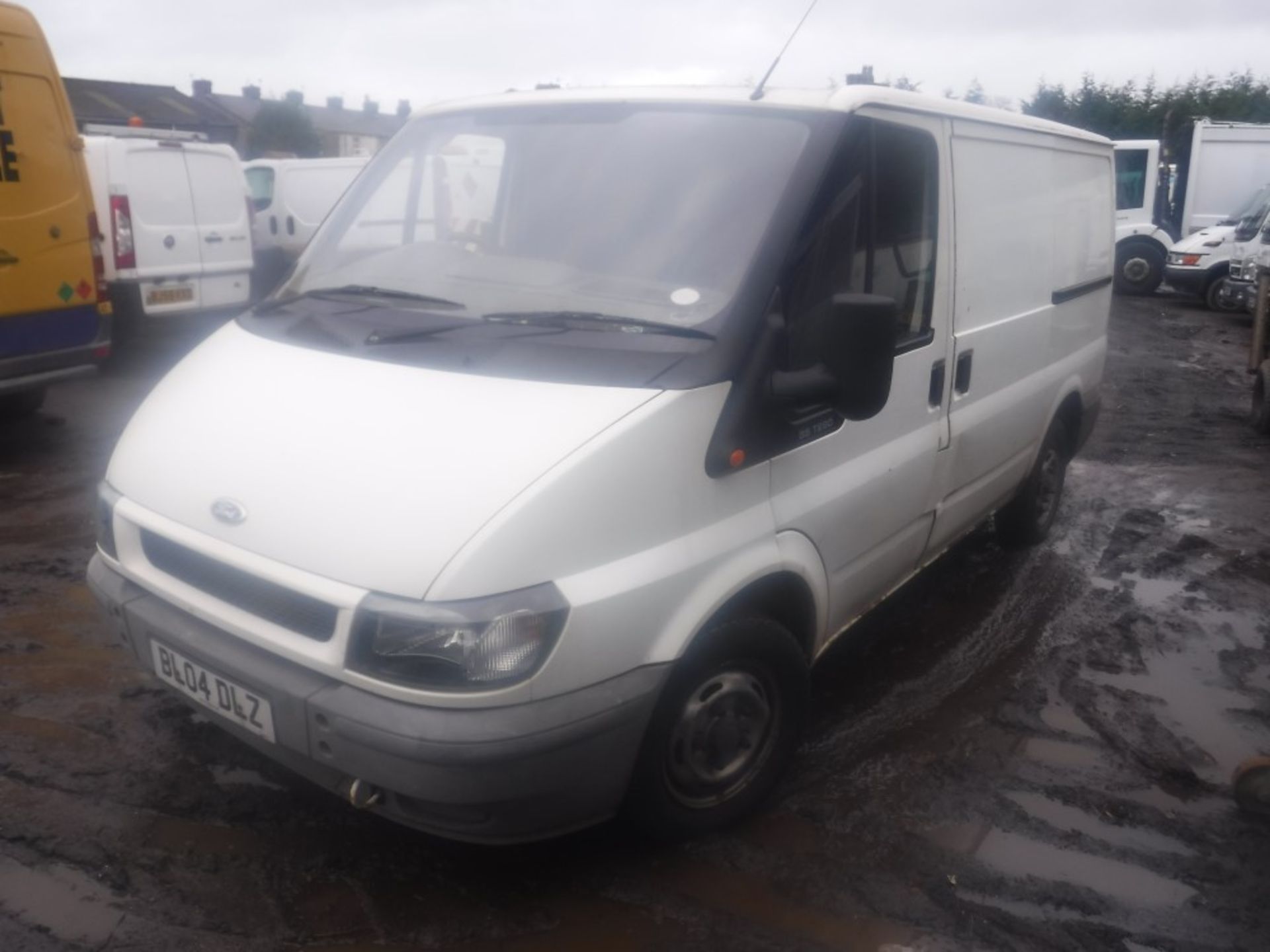 04 reg FORD TRANSIT 280 SWB (DIRECT COUNCIL) 1ST REG 07/04, 62652M, V5 HERE, 1 FORMER KEEPER [+ - Image 2 of 6