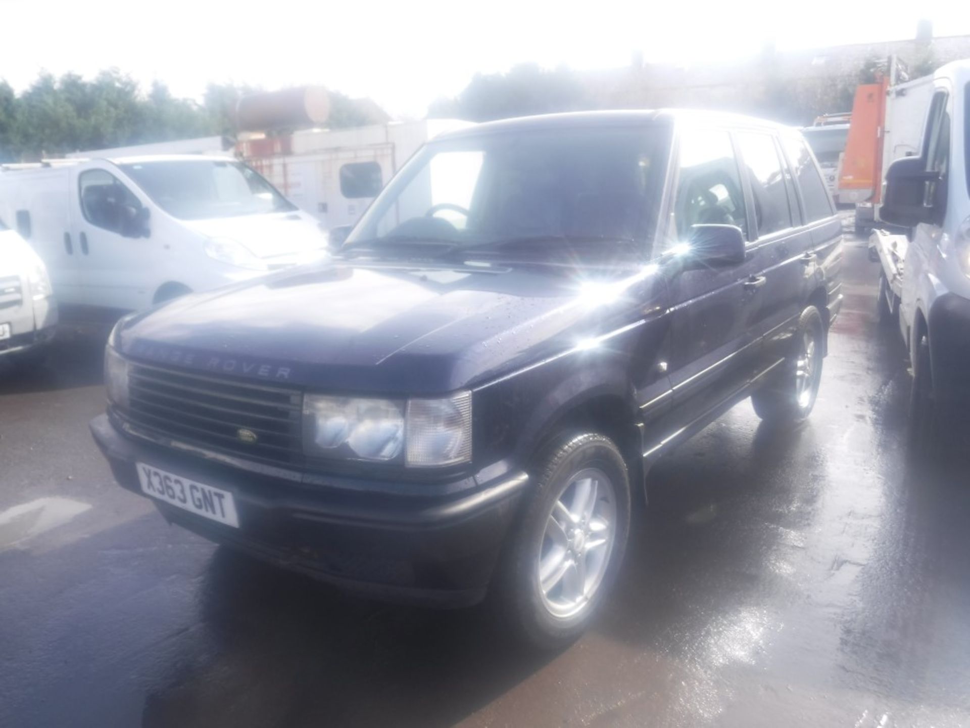 X reg RANGE ROVER VOGUE, 1ST REG 12/00, TEST 02/20, 146315M WARRANTED, V5 HERE [NO VAT] - Image 2 of 5