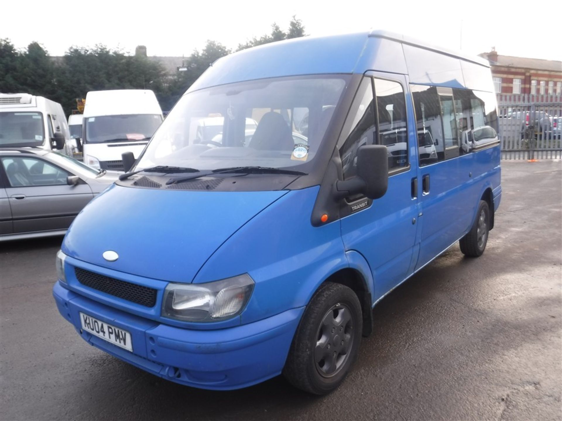 04 reg FORD TRANSIT MWB MINIBUS, 1ST REG 03/04, TEST 04/19, 161277M, V5 HERE, 5 FORMER KEEPERS [NO - Image 2 of 6