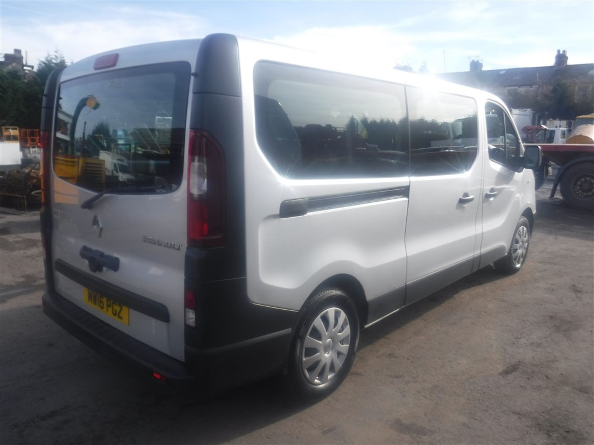 16 reg RENAULT TRAFIC LL29 DCI, 1ST REG 06/16, TEST 07/19, 103027M WARRANTED, V5 HERE, 1 FORMER - Image 4 of 8