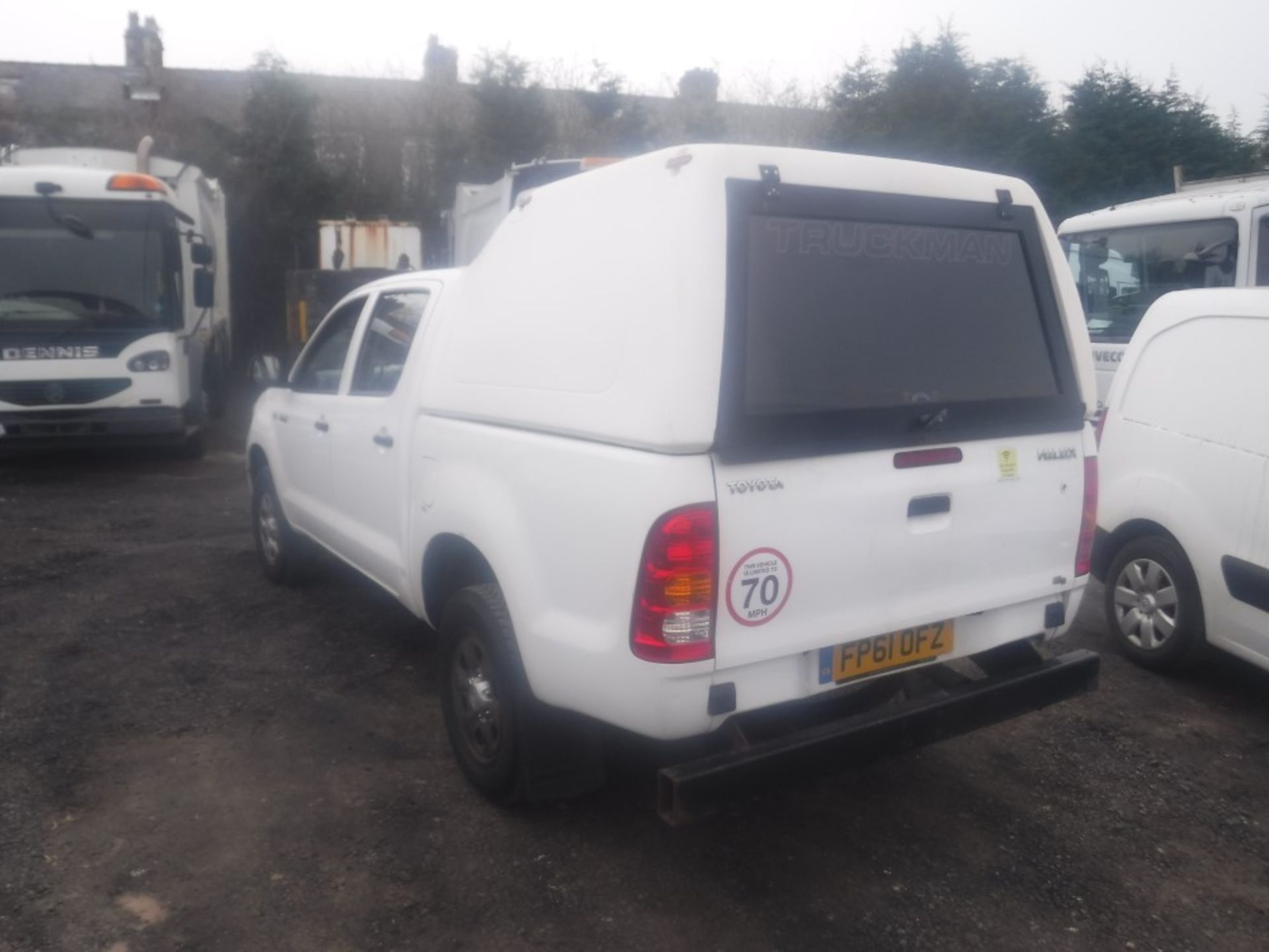 61 reg TOYOTA HI-LUX HL2 D-4D 4 X 4 DCB, 1ST REG 12/11, TEST 12/19, 93053M WARRANTED, V5 HERE, 1 - Image 3 of 5