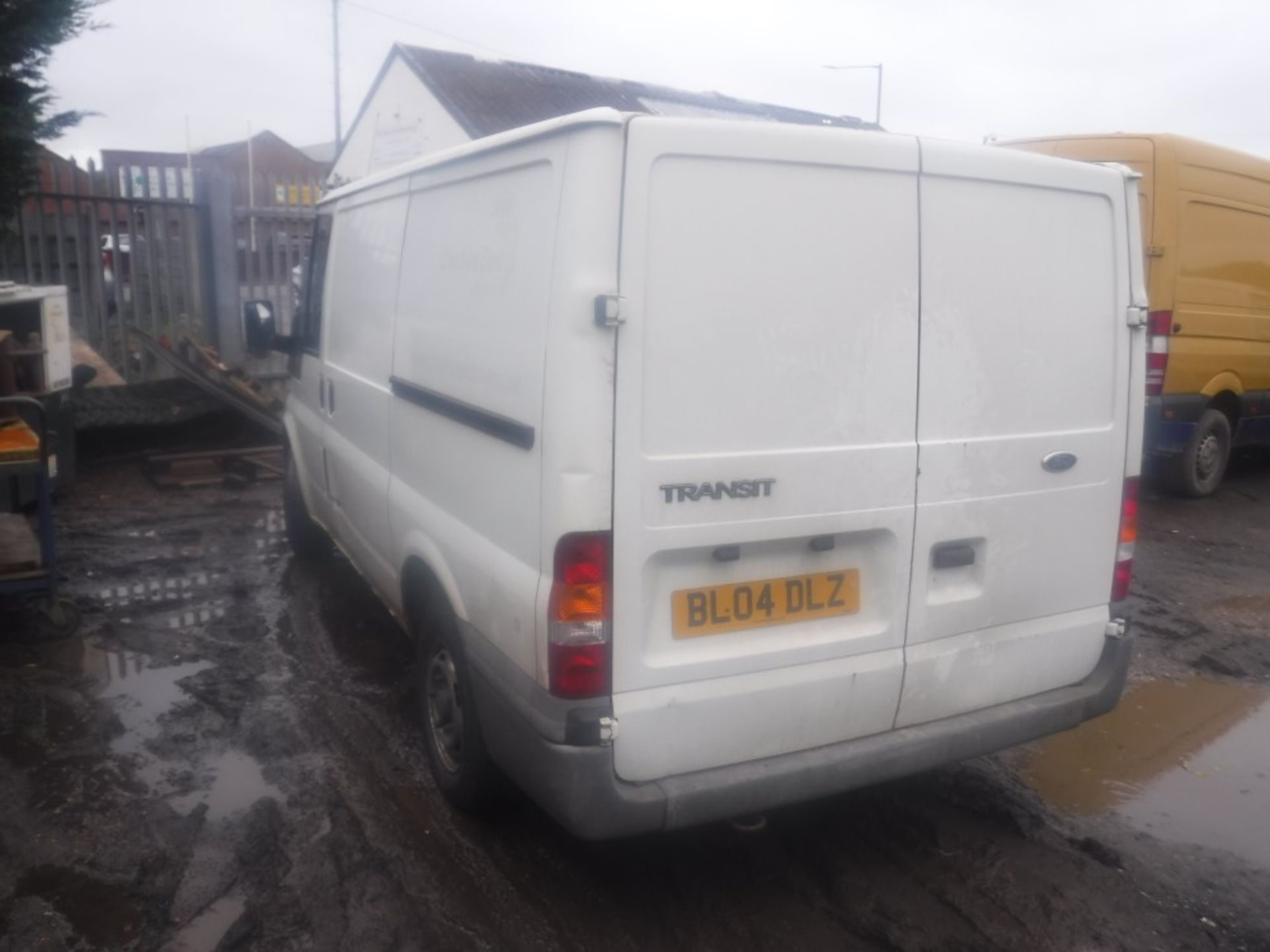 04 reg FORD TRANSIT 280 SWB (DIRECT COUNCIL) 1ST REG 07/04, 62652M, V5 HERE, 1 FORMER KEEPER [+ - Image 3 of 6