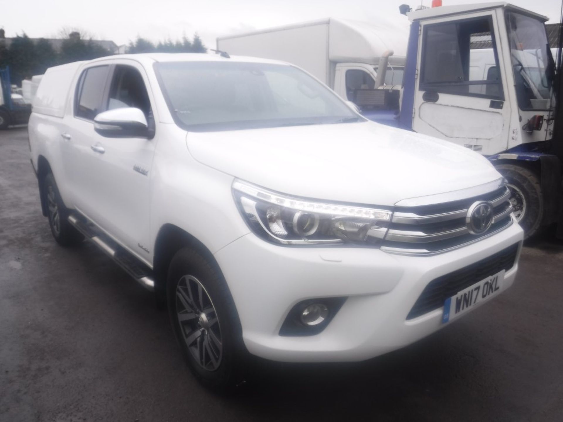 17 reg TOYOTA HI-LUX INVINCIBLE D-4D, 1ST REG 03/17, 34938M WARRANTED, V5 HERE, 1 OWNER FROM