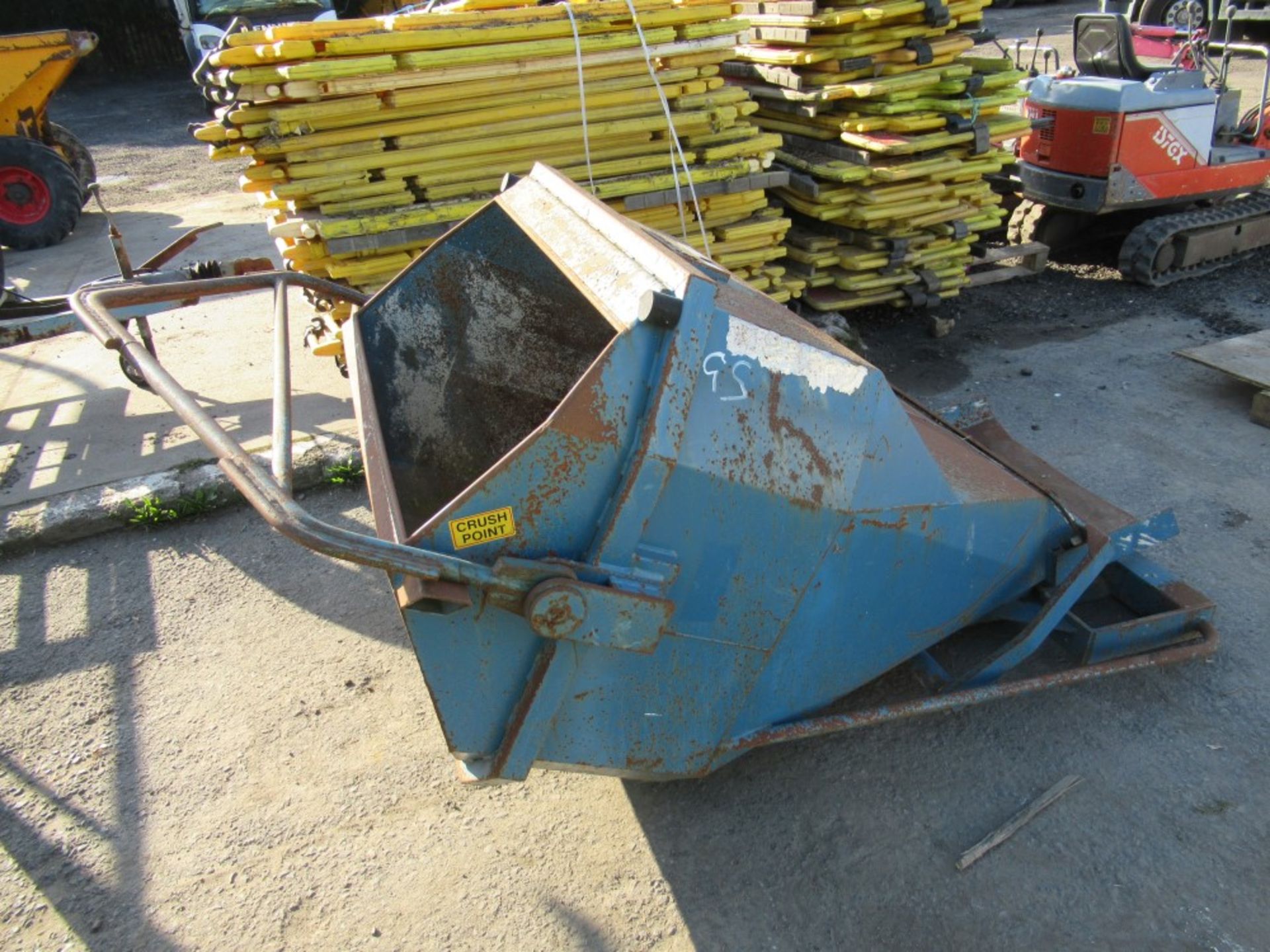 1000 LTR ROLLOVER CONCRETE SKIP [+ VAT]