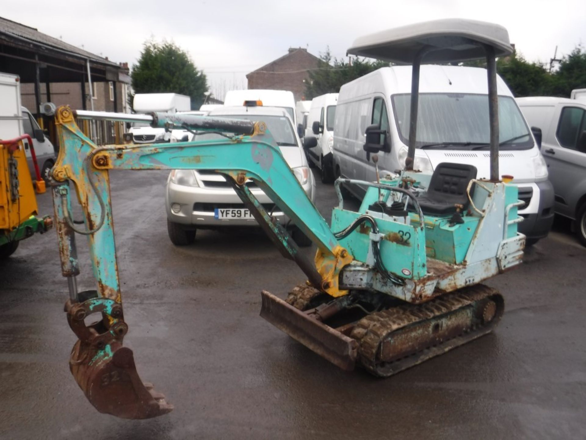 YANMAR B12-1 MINI DIGGER, 3360 HOURS NOT WARRANTED [+ VAT] - Image 2 of 4