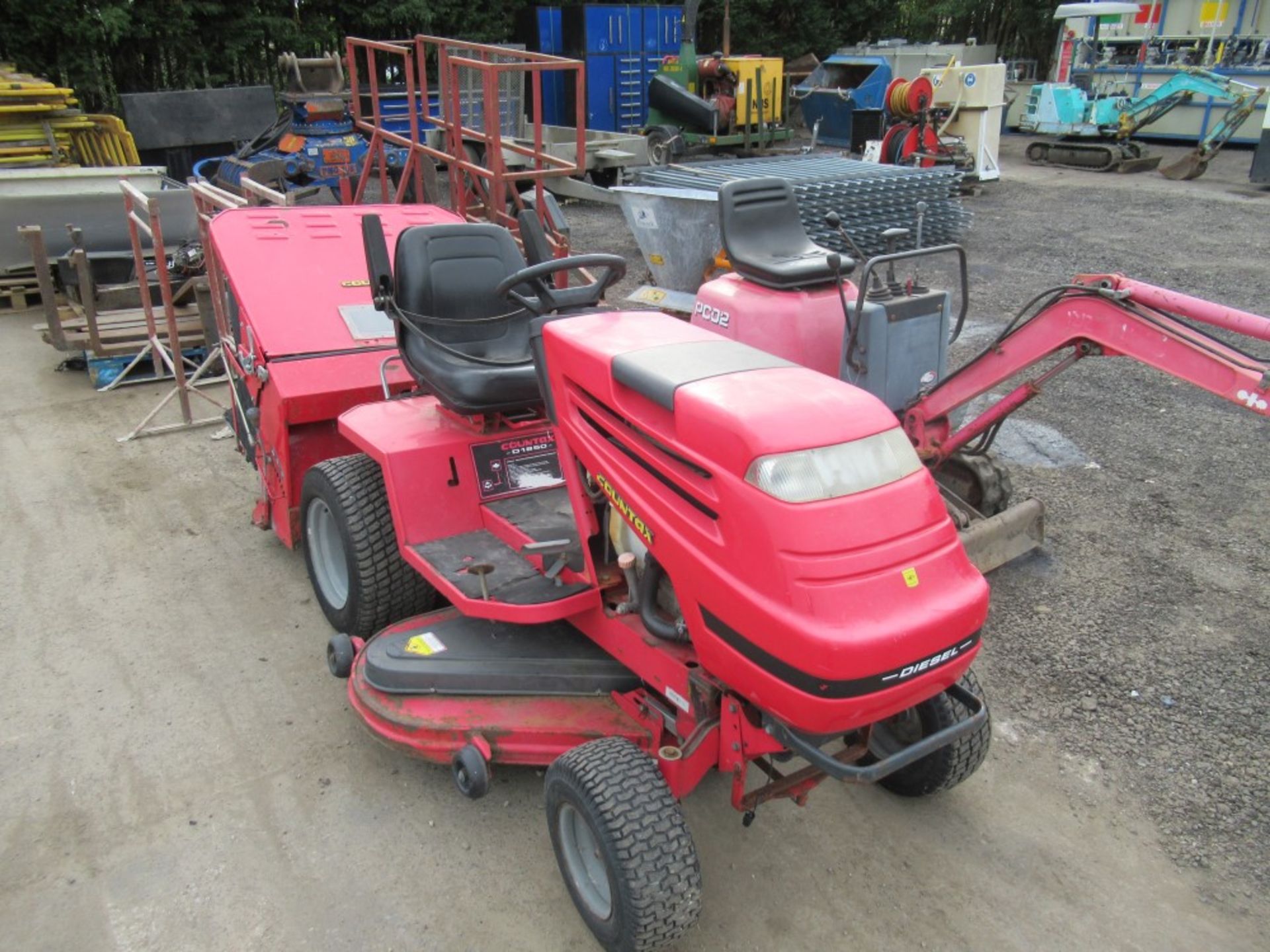 COUNTAX DIESEL RIDE ON MOWER [NO VAT]