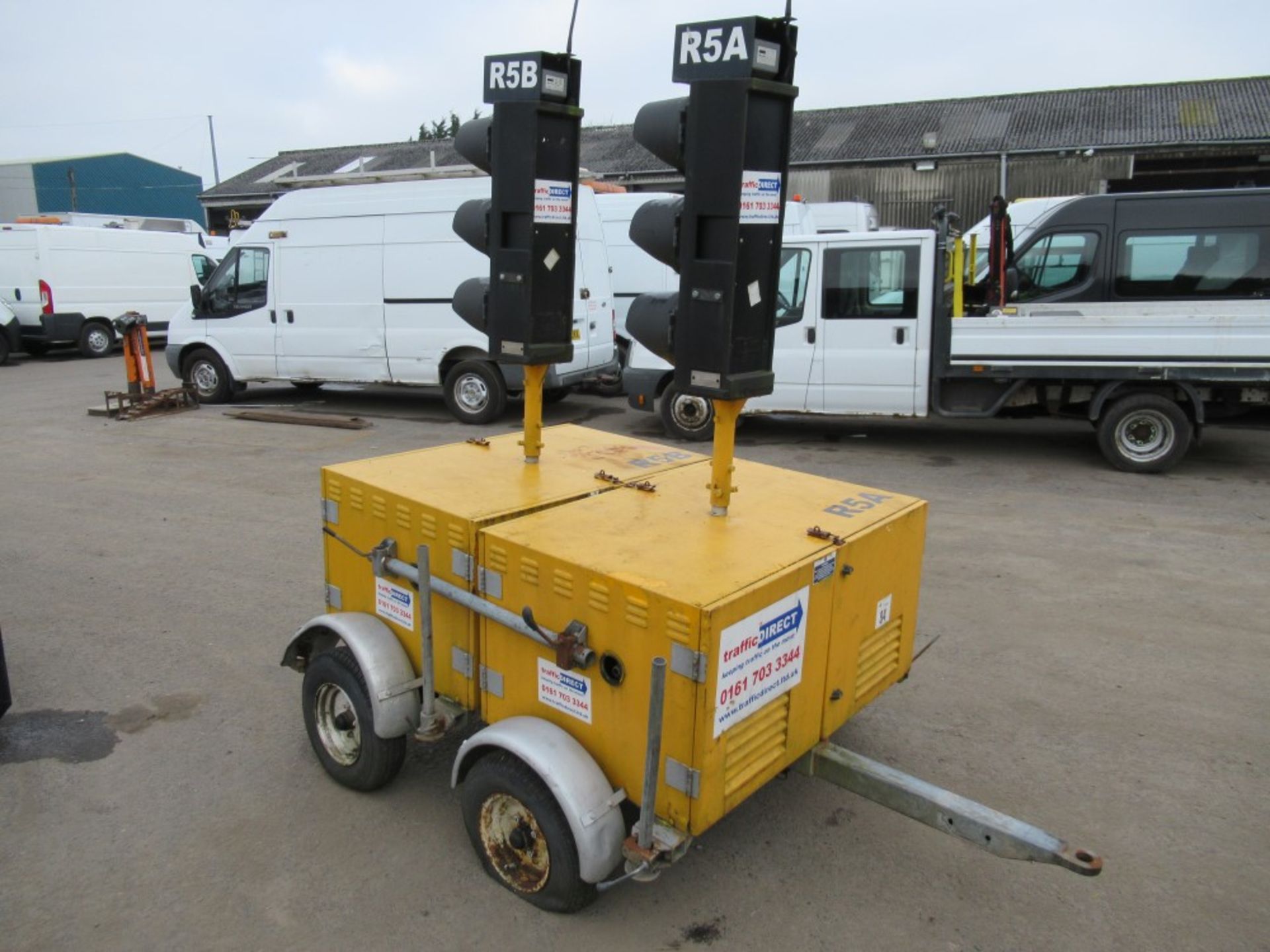 2 WAY MOBILE TRAFFIC LIGHT SET [+ VAT]