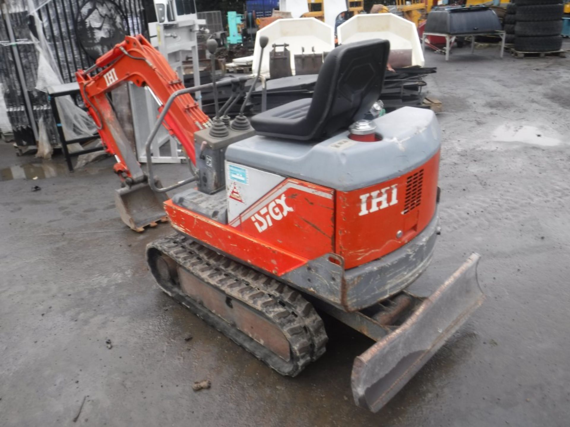 IHI IS-7GX MICRO DIGGER, 2277 HOURS NOT WARRANTED [+ VAT] - Image 3 of 4