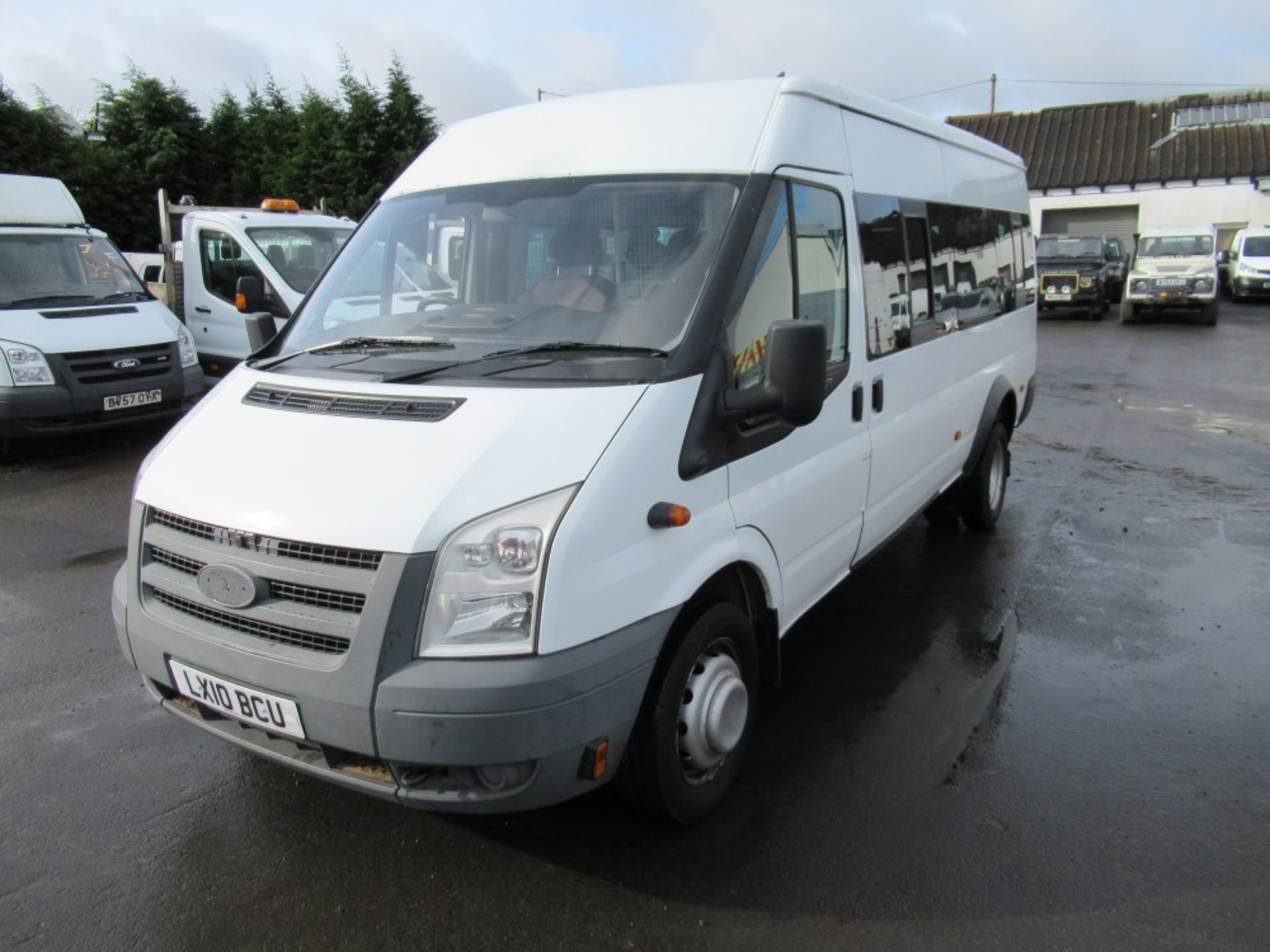 10 reg FORD TRANSIT 115 T430 17S RWD MINIBUS, 1ST REG 04/10, 190509M WARRANTED, V5 HERE, 1 OWNER - Image 2 of 6