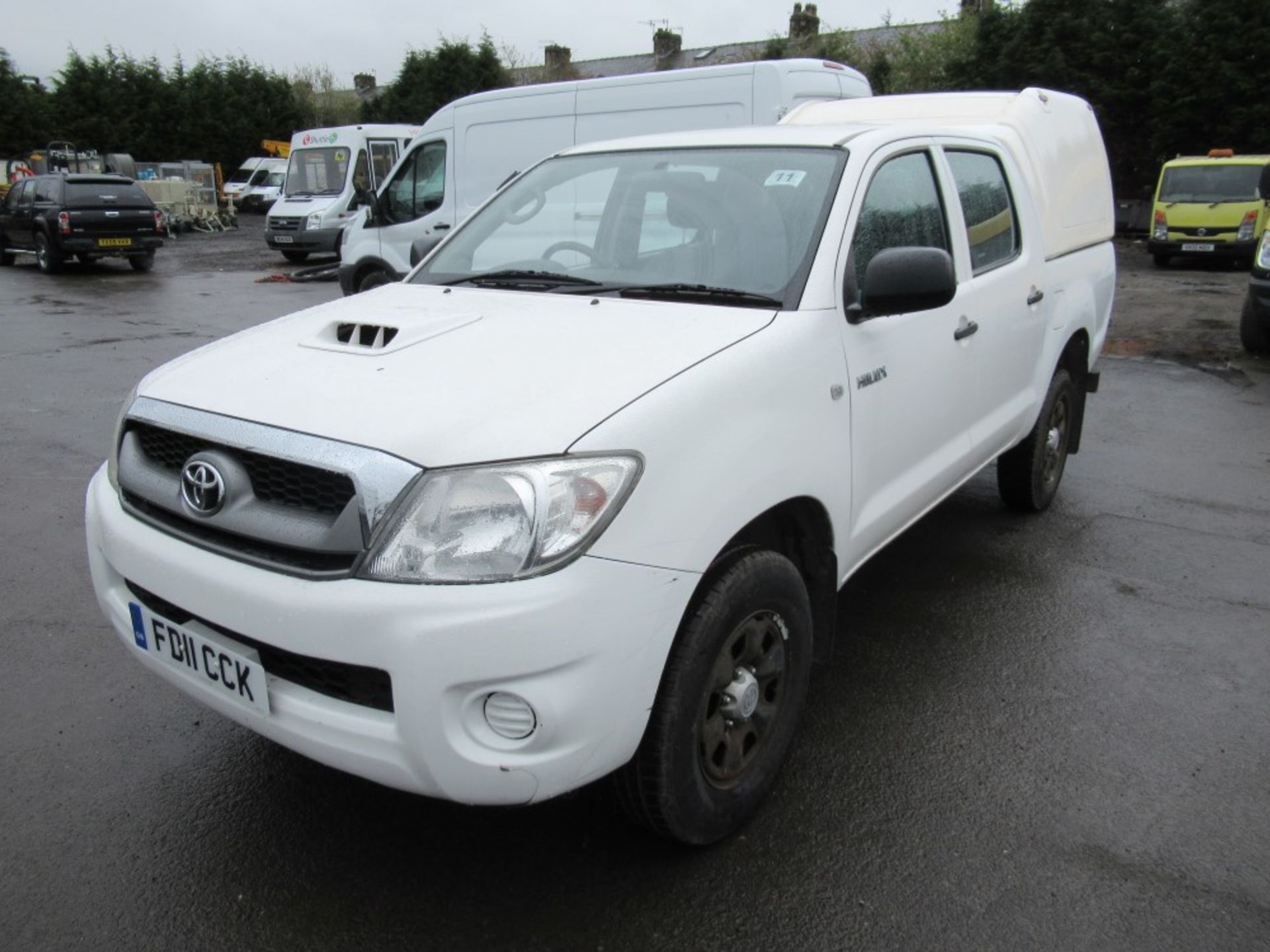 11 reg TOYOTA HILUX HL2 D-4D 4 X 4 DCB, 1ST REG 07/11, TEST 01/20, 85984M WARRANTED, V5 HERE, 1 - Image 2 of 5