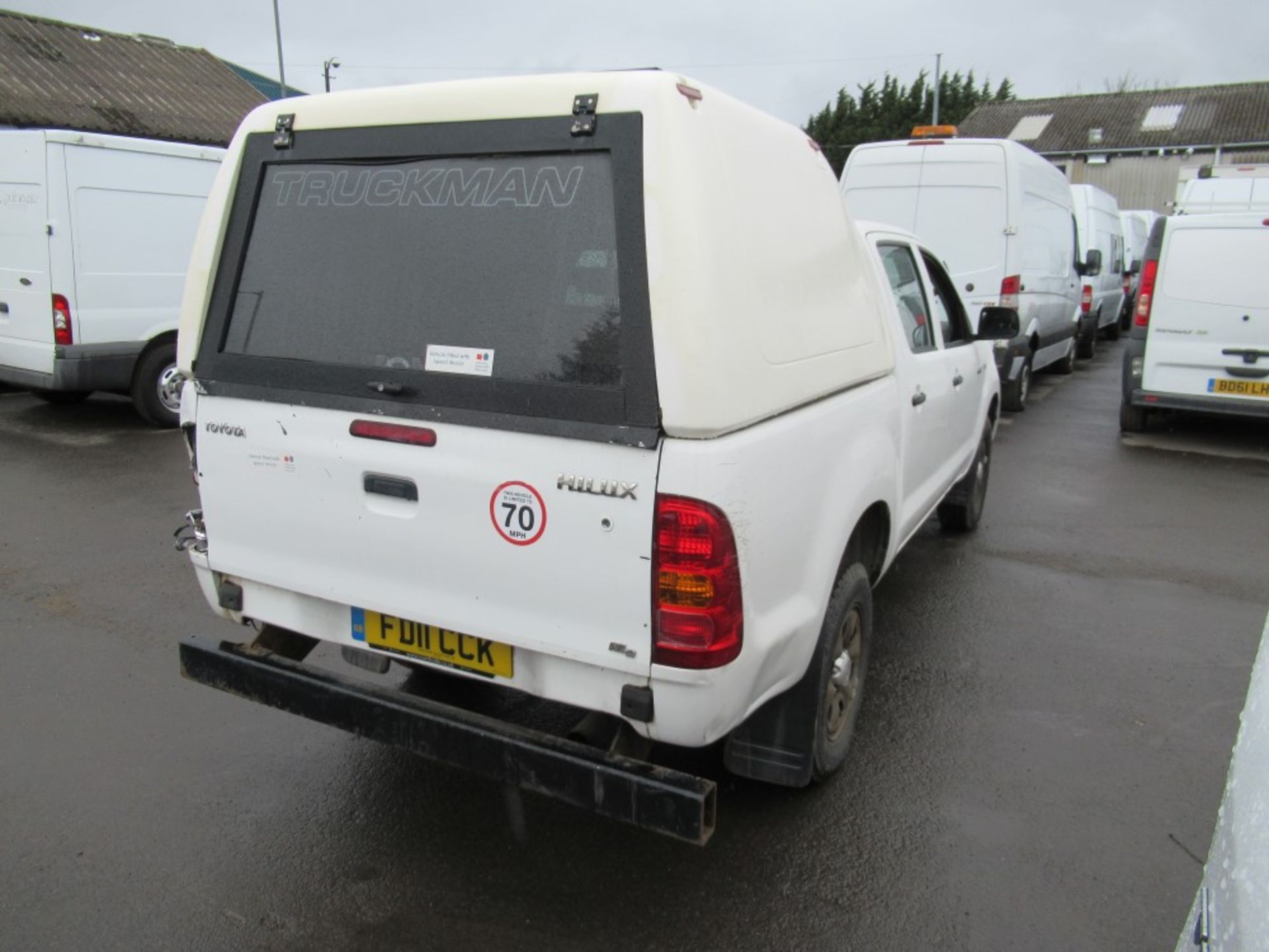 11 reg TOYOTA HILUX HL2 D-4D 4 X 4 DCB, 1ST REG 07/11, TEST 01/20, 85984M WARRANTED, V5 HERE, 1 - Image 4 of 5