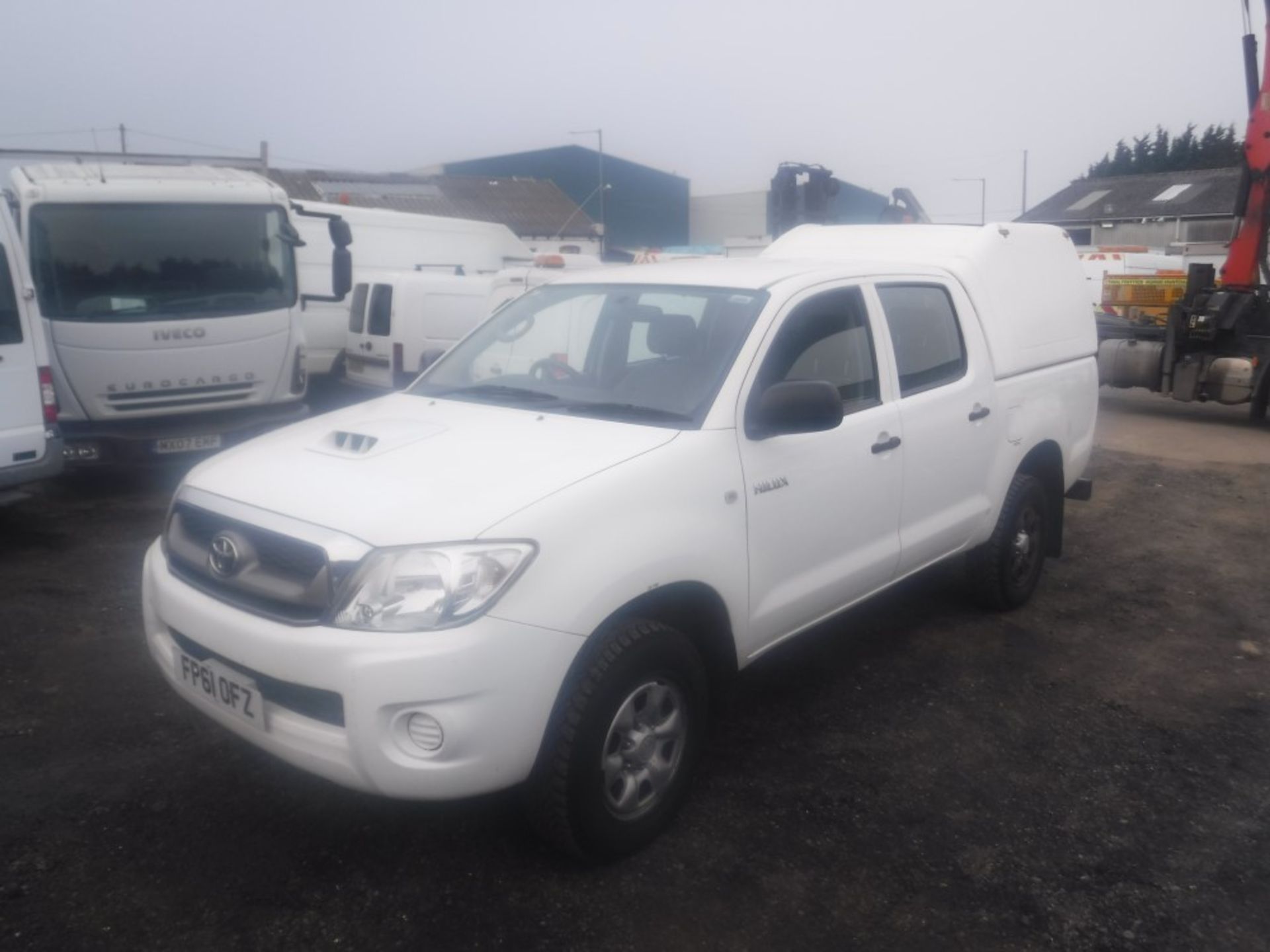 61 reg TOYOTA HILUX HL2 D-4D 4 X 4 DCB, 1ST REG 12/11, TEST 12/19, 93053M WARRANTED, V5 HERE, 1 - Bild 2 aus 5