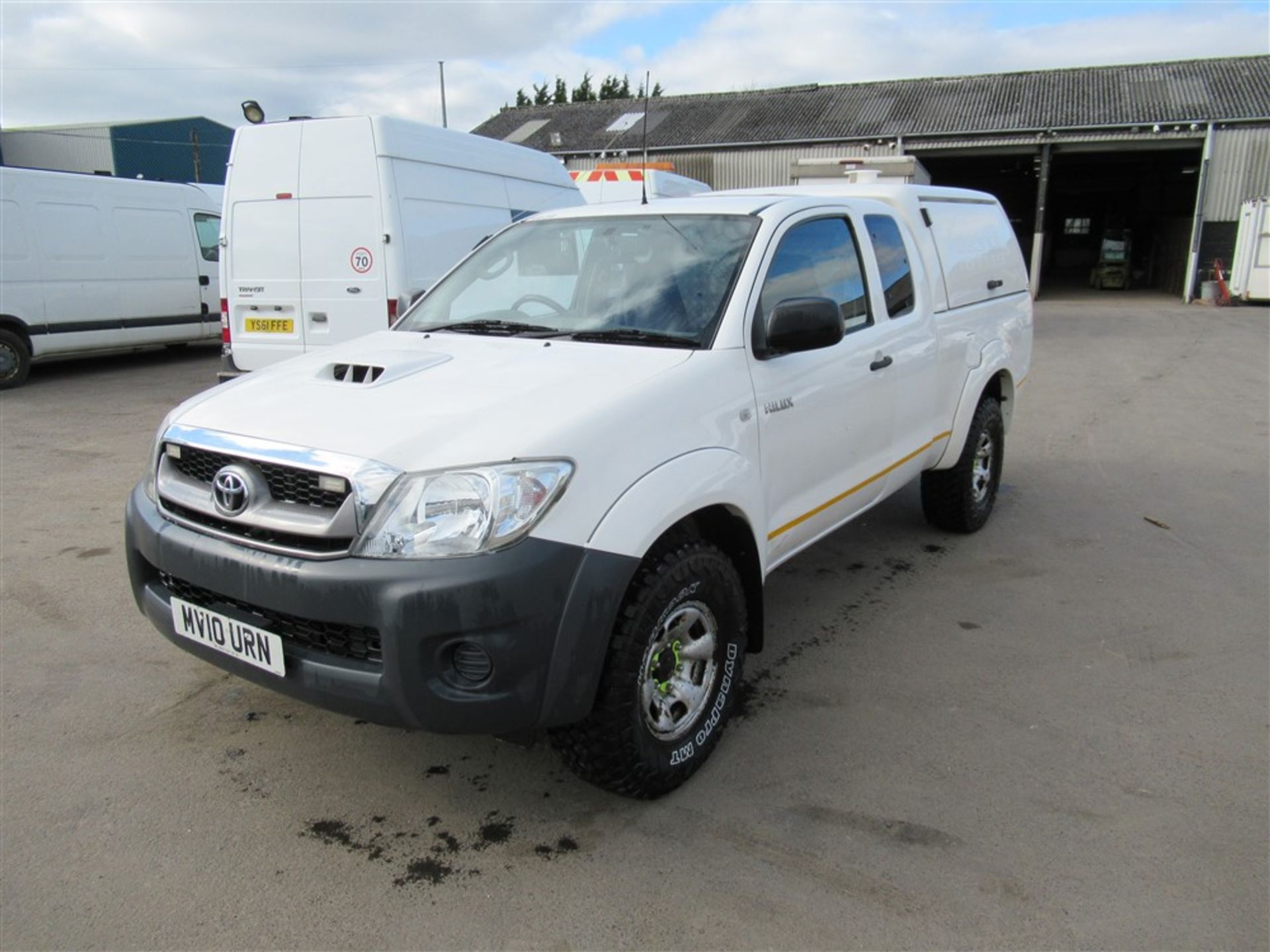 10 reg TOYOTA HILUX HL2 D-4D 4 X 4 ECB (DIRECT ELECTRICITY NW) 1ST REG 03/10, TEST 04/19, 130303M, - Bild 2 aus 5