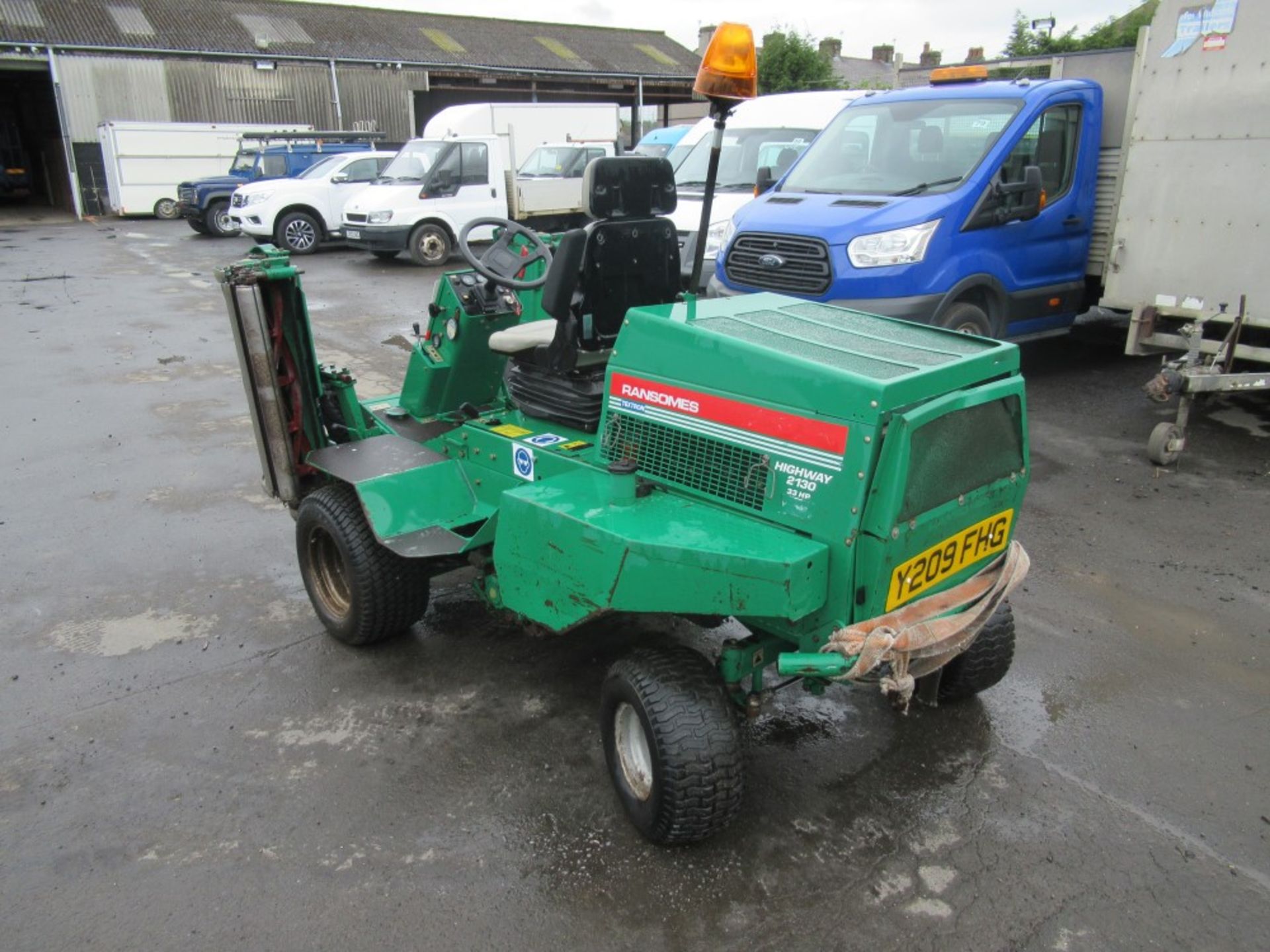 Y reg RANSOMES HIGHWAY 2130 RIDE ON MOWER (DIRECT COUNCIL) 1802 HOURS NOT WARRANTED, NO V5 [+ VAT] - Image 3 of 5