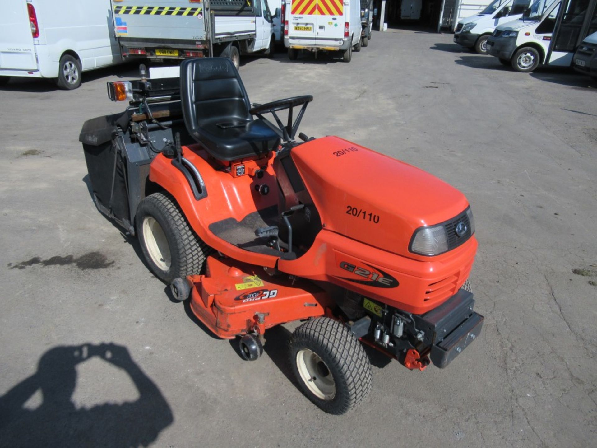 15 reg KUBOTA G21E RIDE ON MOWER (DIRECT COUNCIL) 329 HOURS, NO V5 [+ VAT]